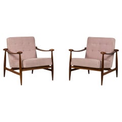 Pair of Lounge Chairs with Curved Armrest, Liceu de Artes, Brazilian Mid-Century
