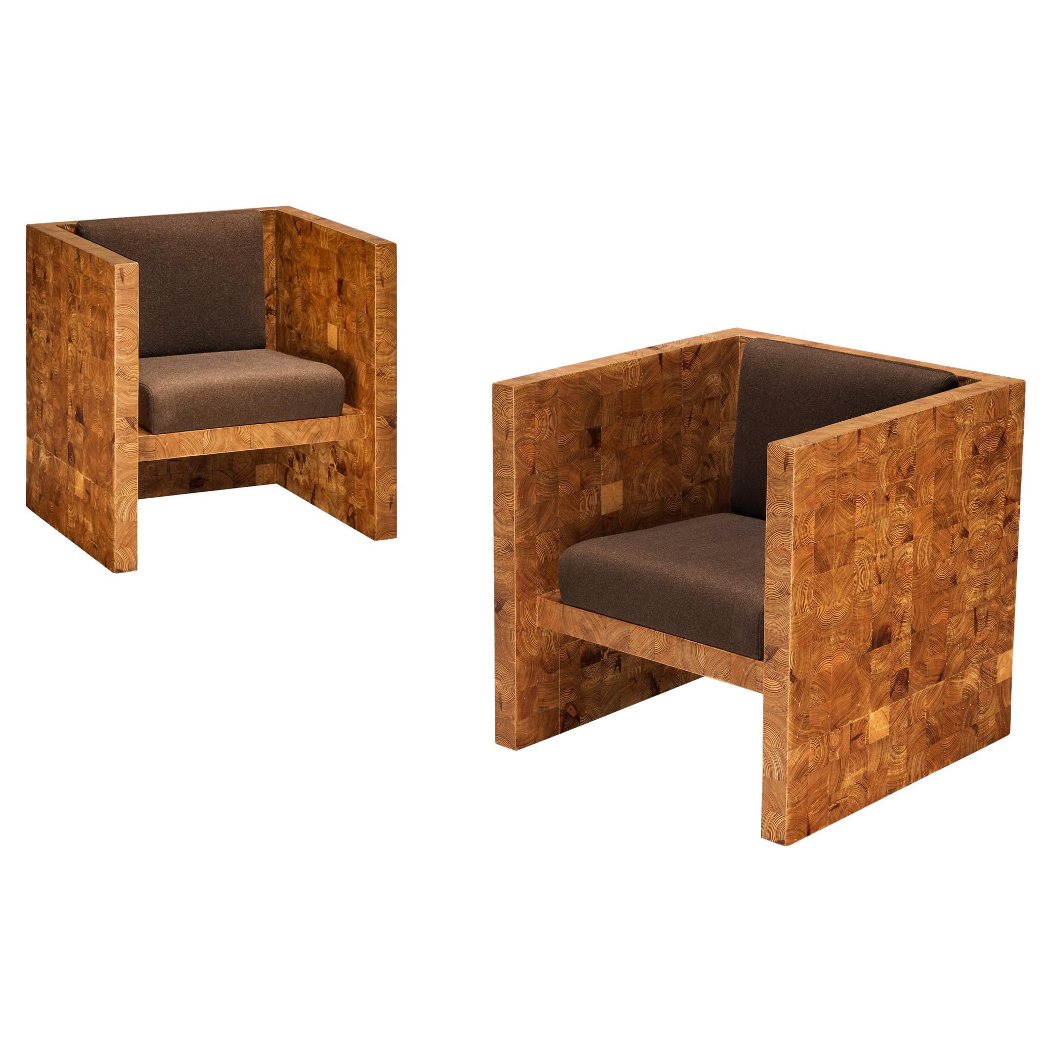 Pair of Lounge Chairs with End-Grain Wooden Frames in Pine For Sale