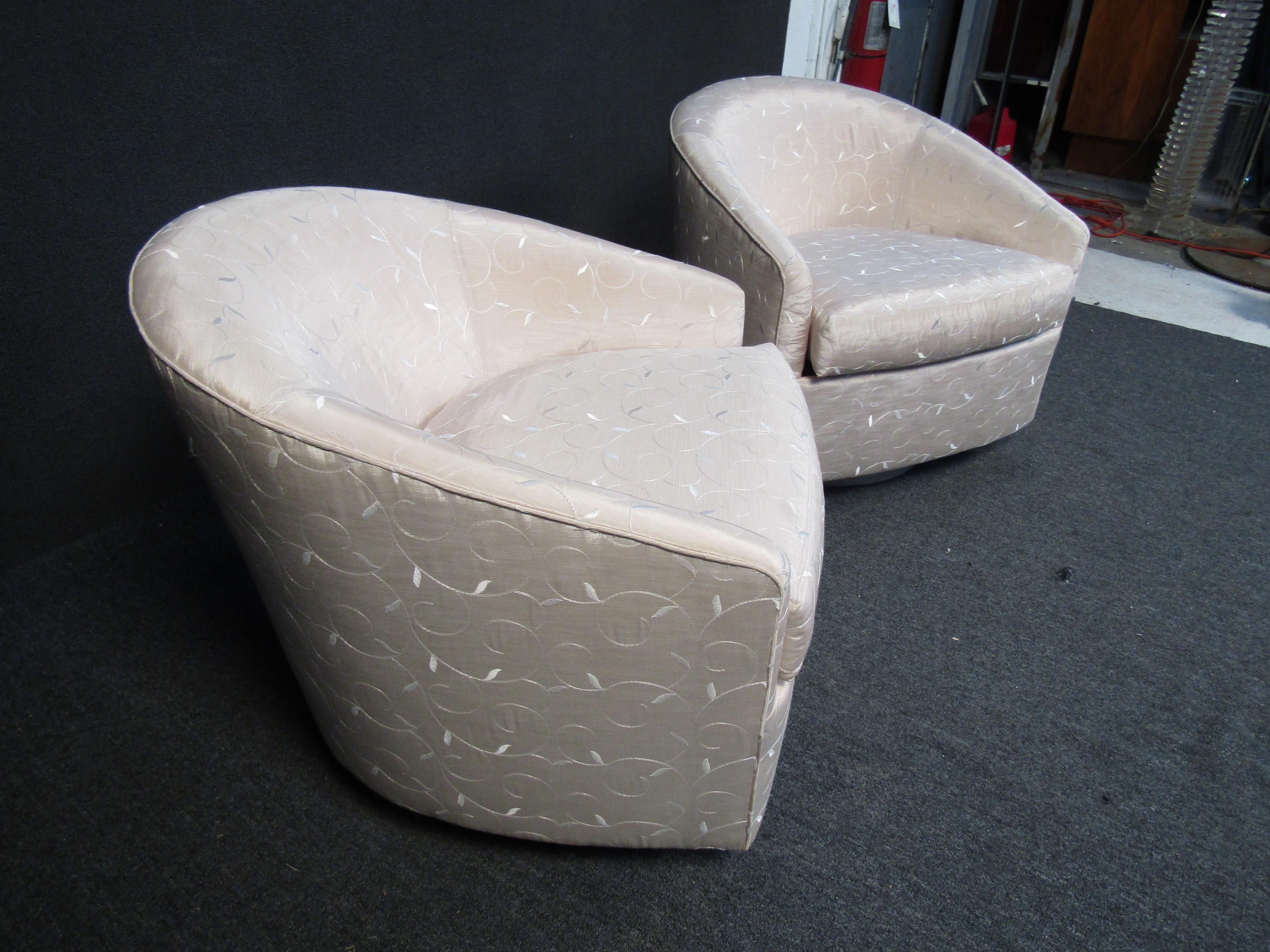 Pair of Lounge Chairs by Directional In Good Condition For Sale In Brooklyn, NY