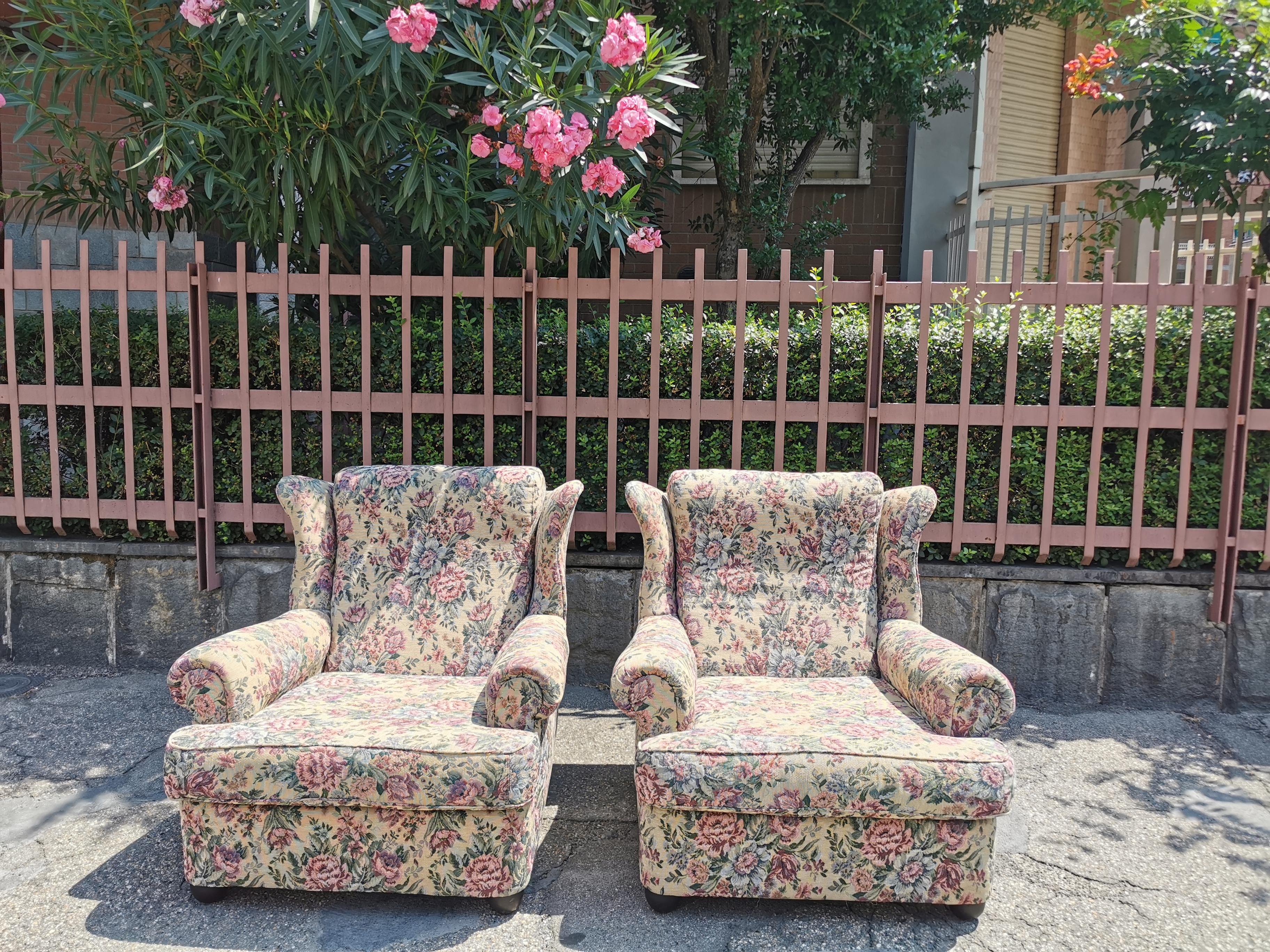 Hand-Woven Pair of Lounge Chairs with Flower motifs circa 1950 Italy
