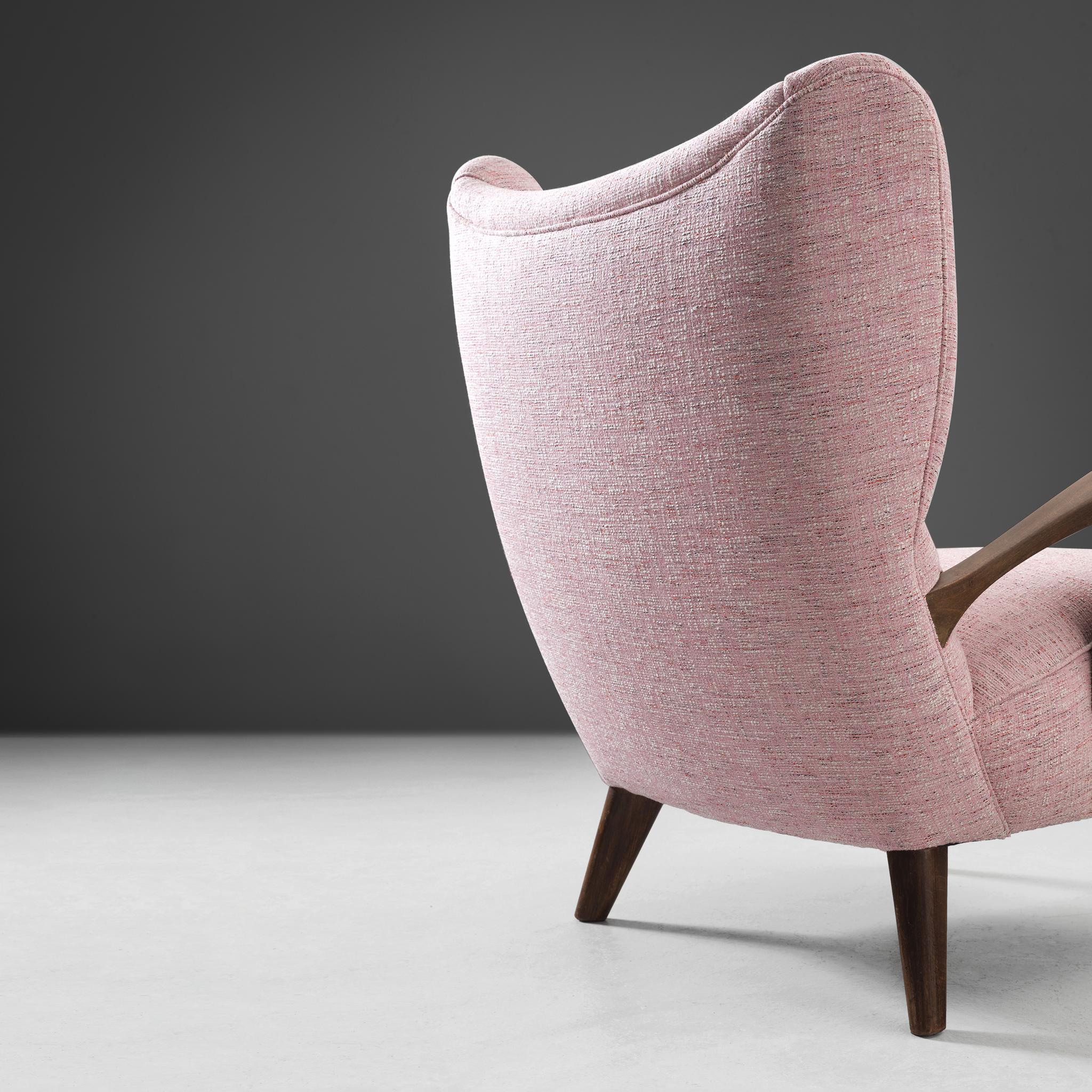 Mid-Century Modern Pair of Lounge Chairs with Sculptural Frame and Pink Upholstery 