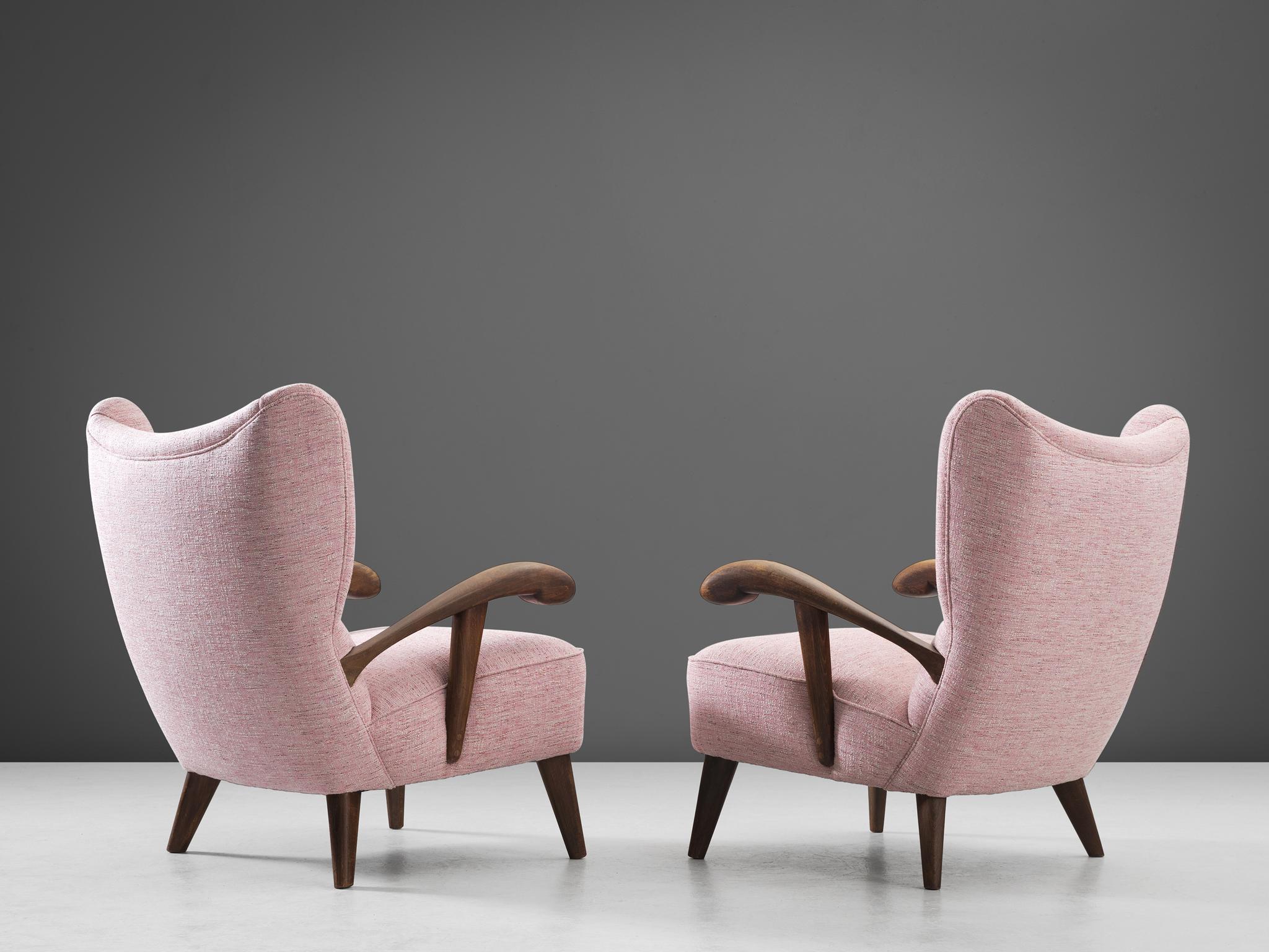 Mid-20th Century Pair of Lounge Chairs with Sculptural Frame and Pink Upholstery 