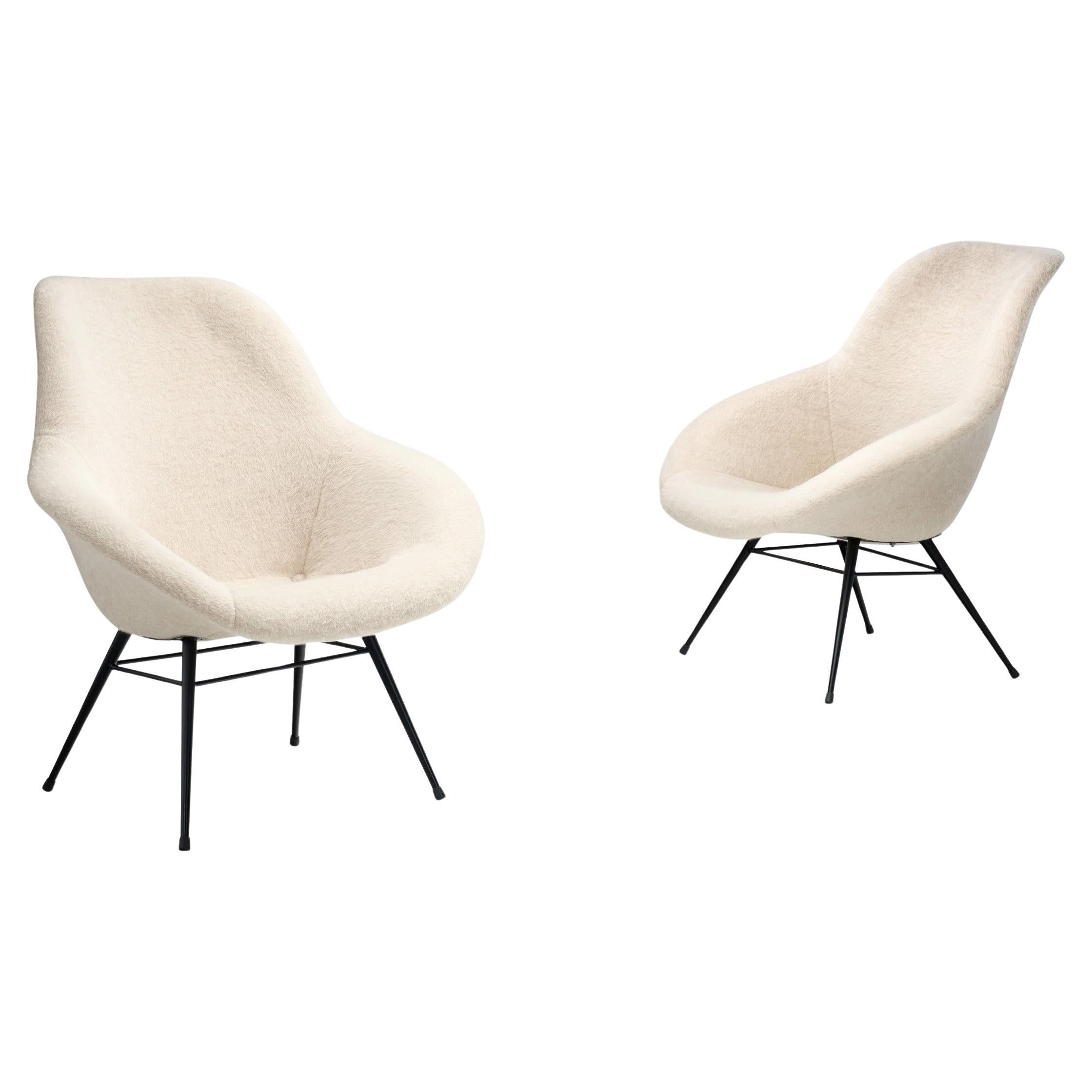 Pair of Lounge Chairs with Tubular Metal Legs, Europe ca 1960s