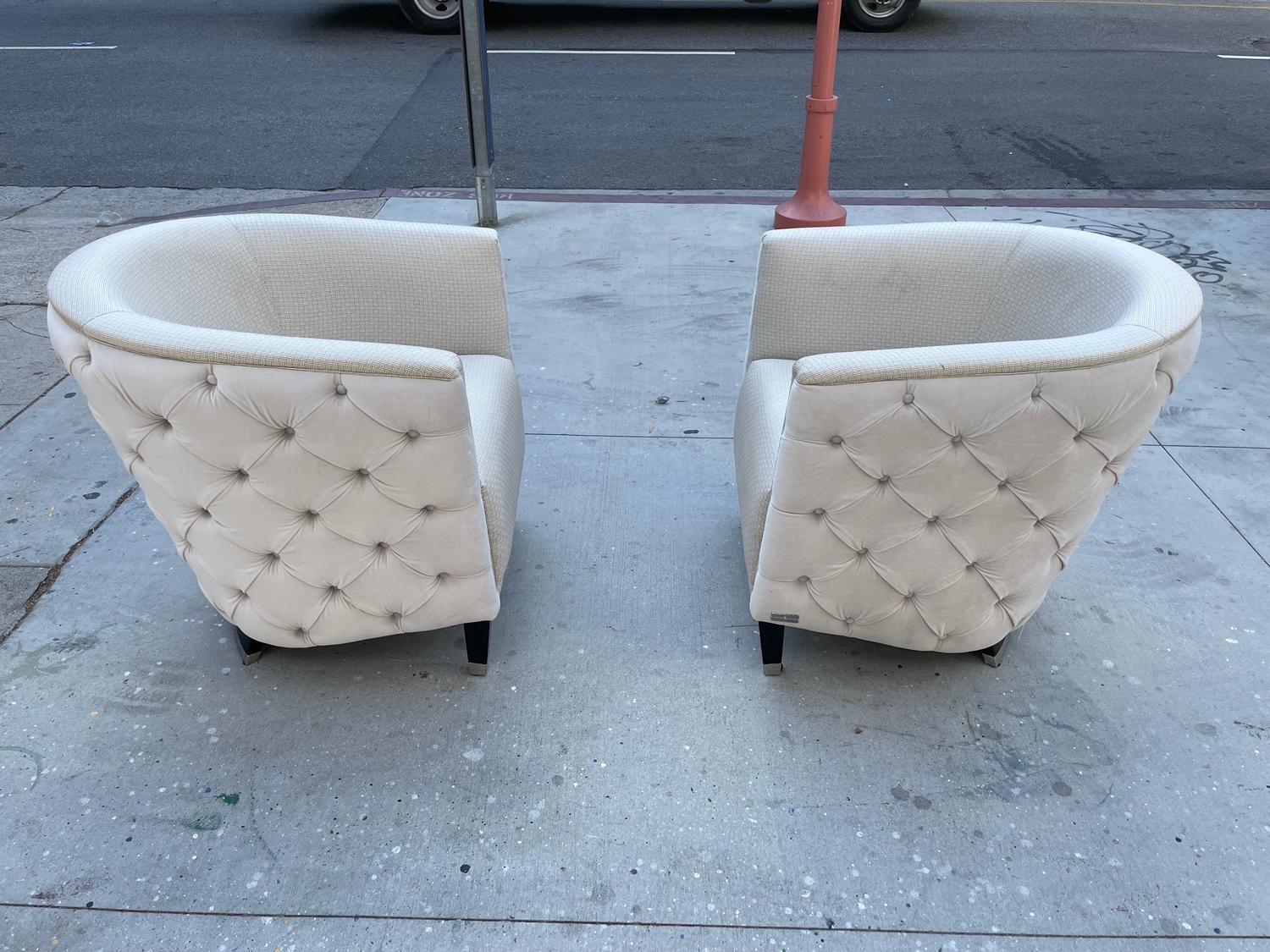 Contemporary Pair of Lounge Chairs with Tufted Backs by Luxury Living For Sale