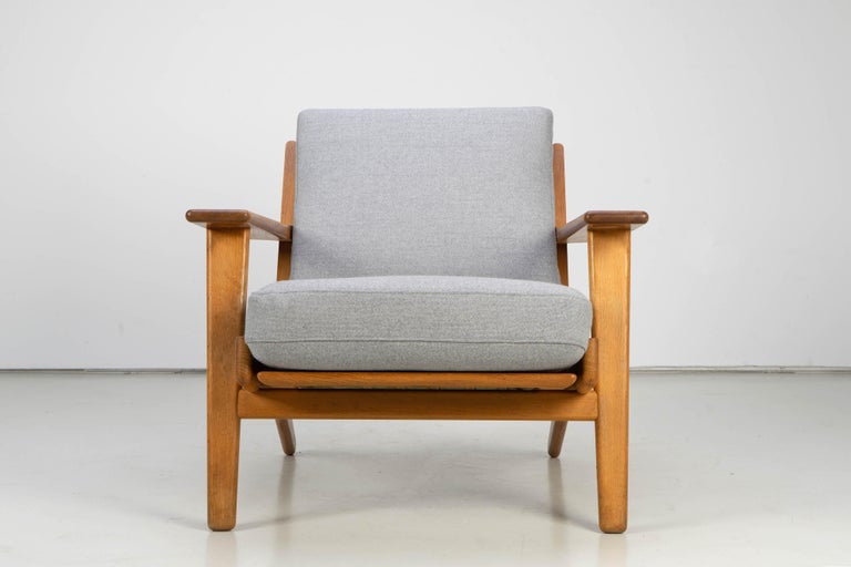 Danish Lounge Easy Chair by Hans Wegner GETAMA GE 290, Oak Denmark 1960s For Sale