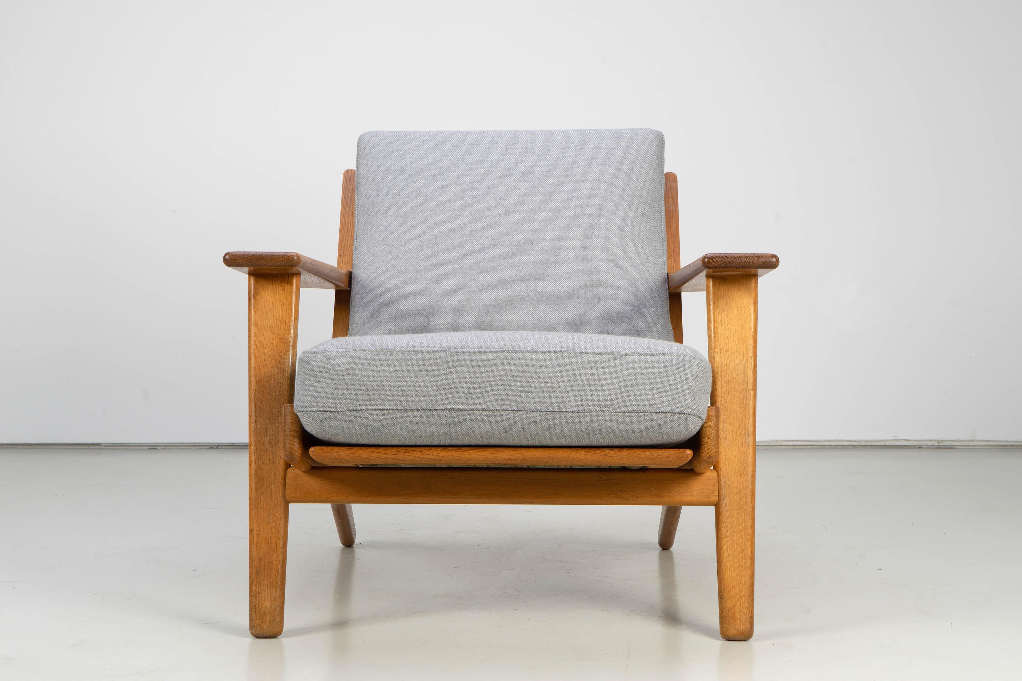 Easy Chair by Hans Wegner GETAMA GE 290, Oak Denmark 1960s In Good Condition For Sale In Munster, DE