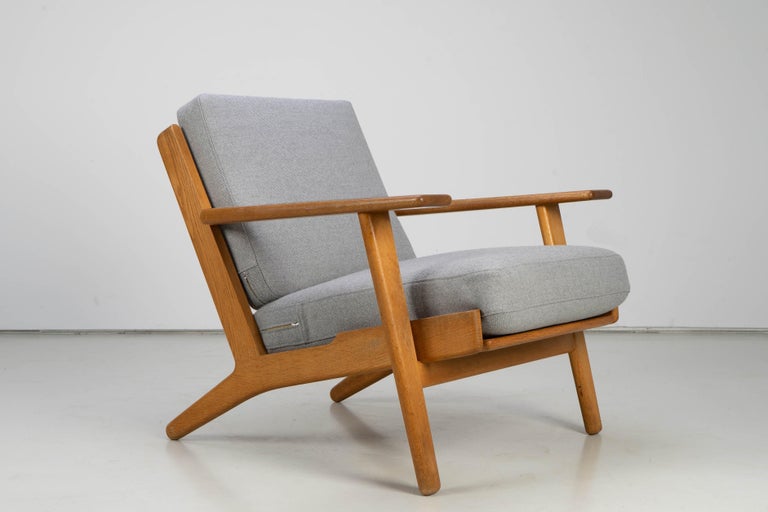Lounge Easy Chair by Hans Wegner GETAMA GE 290, Oak Denmark 1960s In Good Condition For Sale In Munster, DE