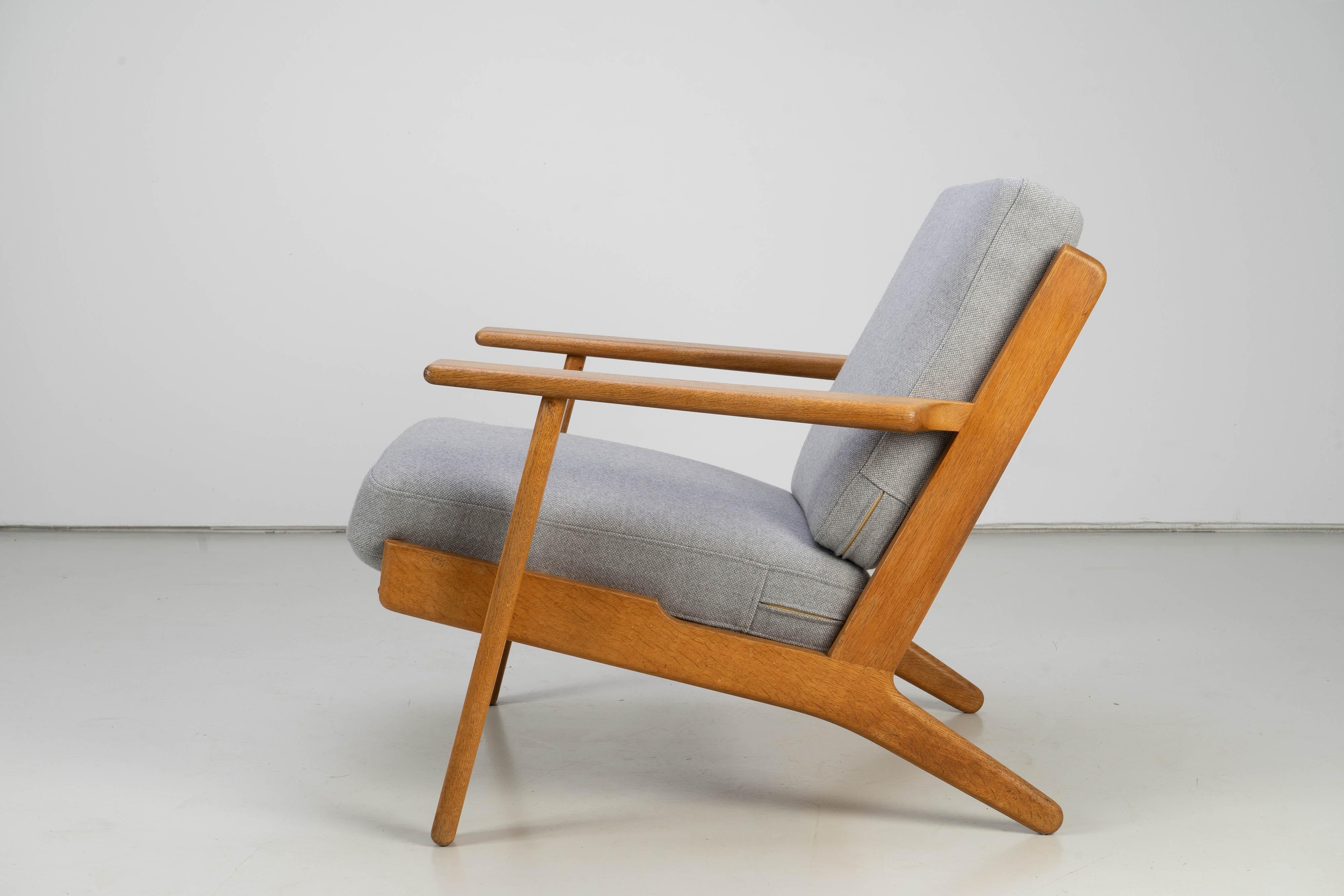 Wool Easy Chair by Hans Wegner GETAMA GE 290, Oak Denmark 1960s For Sale