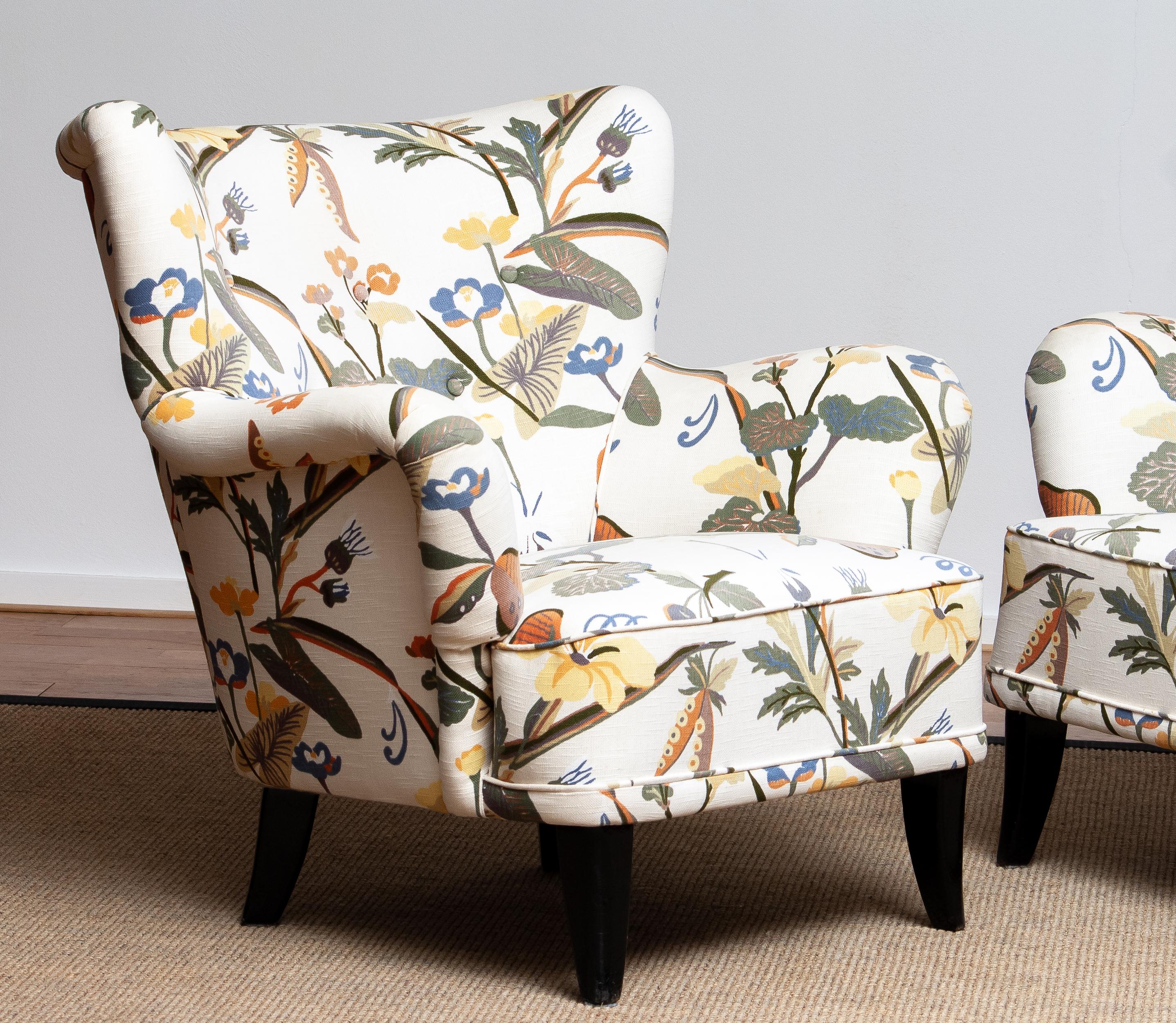 Pair of Lounge/Easy Chairs, Ilmari Lappalainen for Asko with Josef Frank Fabric In Good Condition In Silvolde, Gelderland