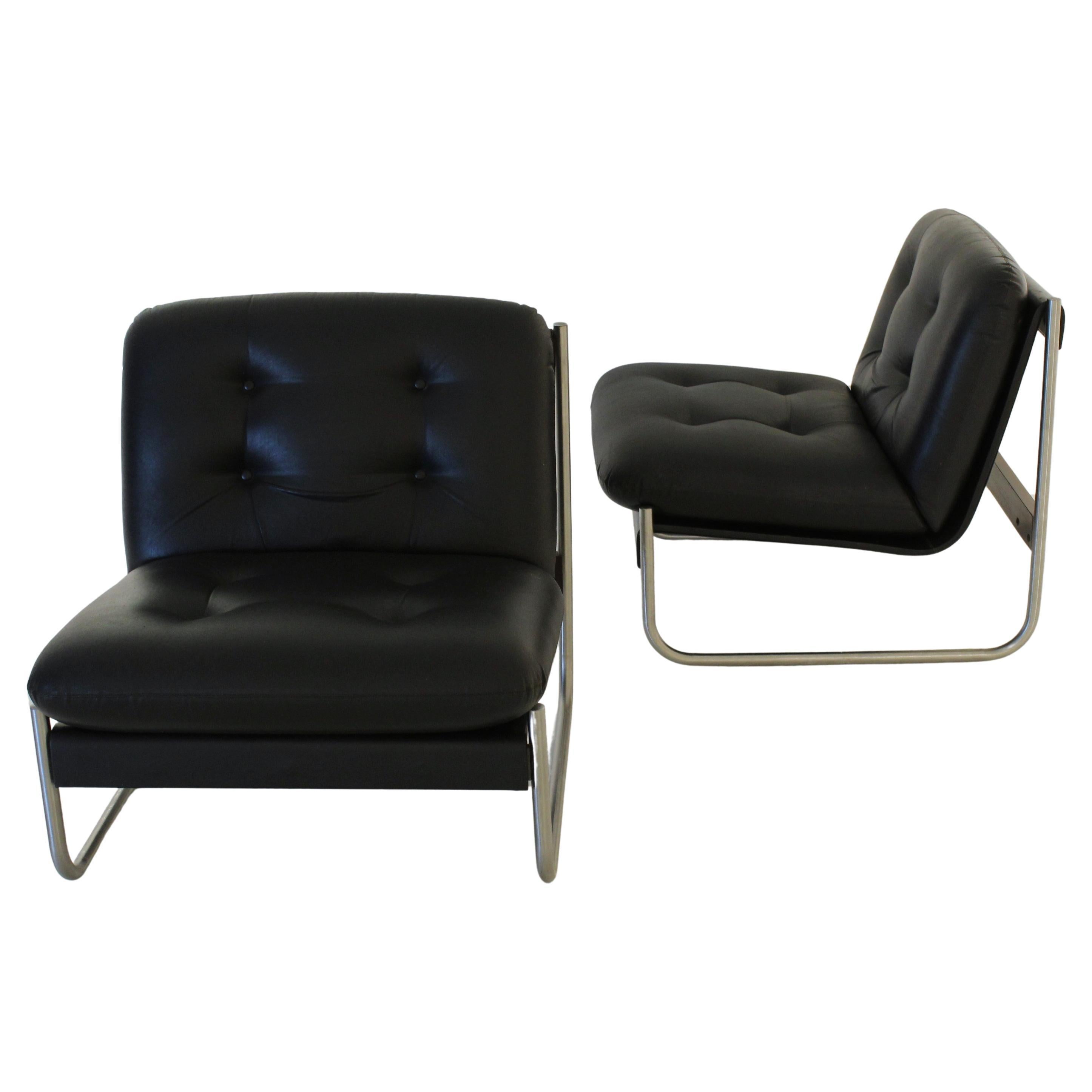 pair of lounge seats by Mobiltecnica Torino