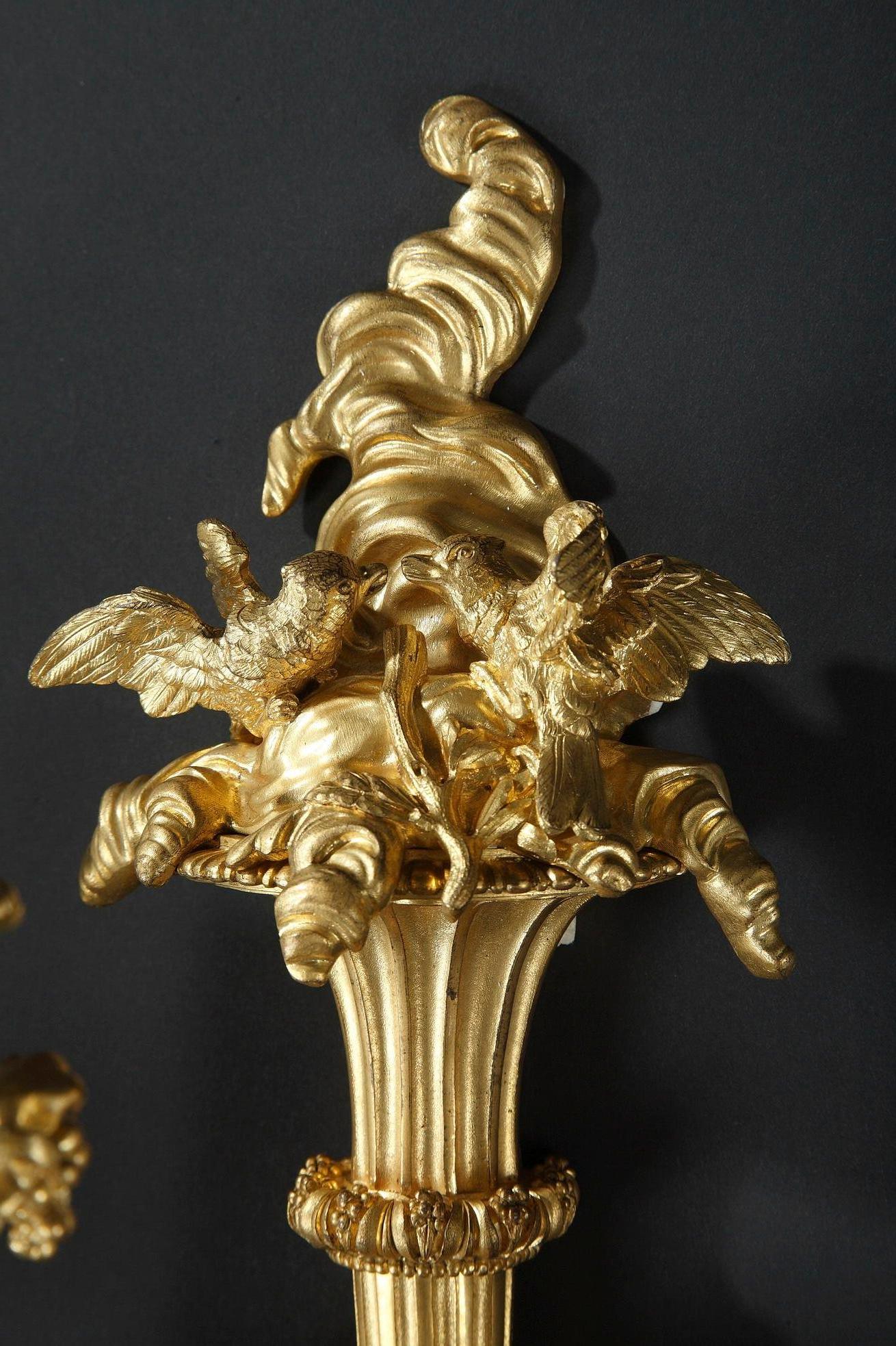 Gilt Pair of Gilded Bronze Lovebirds Wall-Lights by G. Denière, France, Circa 1880 For Sale