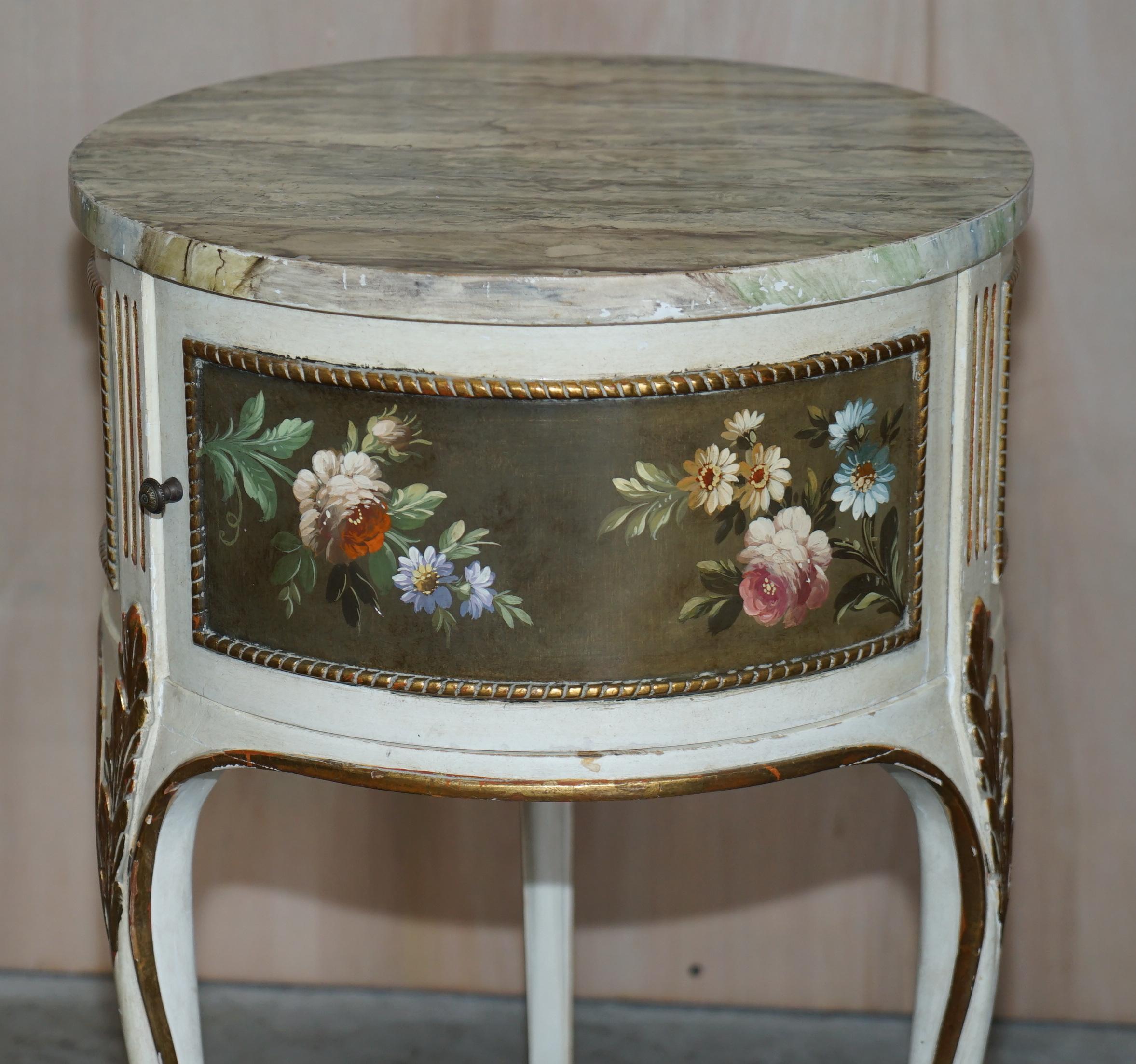 Pair of Lovely Antique Louis XVI Style Floral Hand Painted Side End Lamp Tables For Sale 10