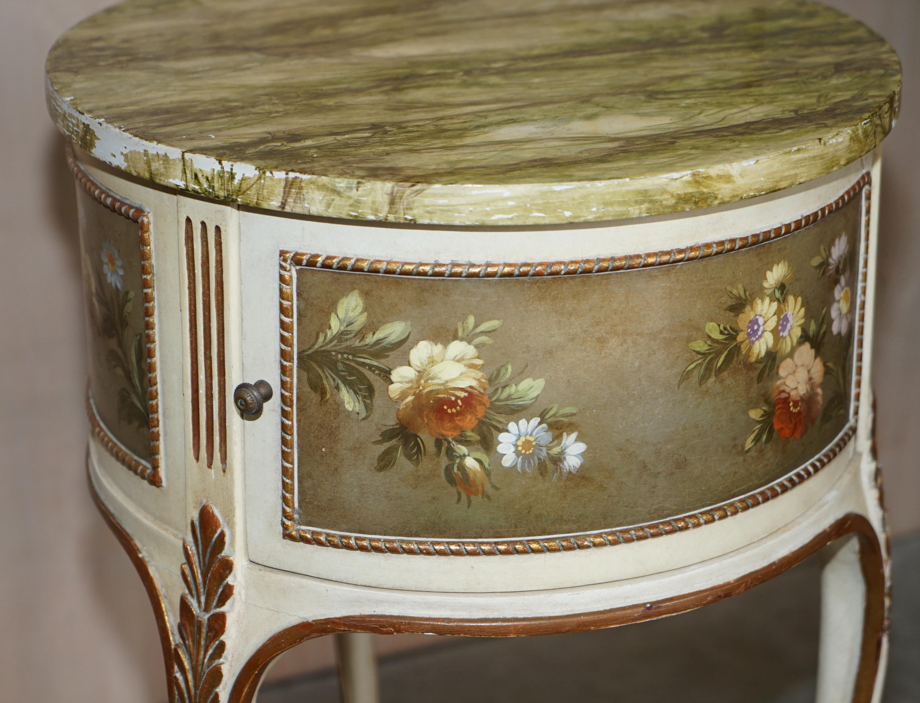 Pair of Lovely Antique Louis XVI Style Floral Hand Painted Side End Lamp Tables For Sale 1