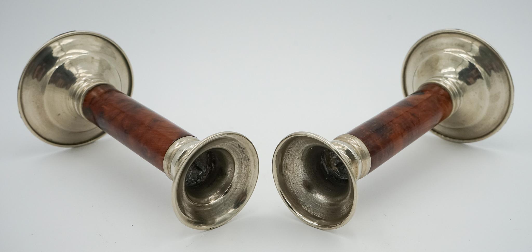 PAIR OF LOVELY DECORATIVE ART DECO BURR WALNUT CANDLESTiCKS For Sale 3