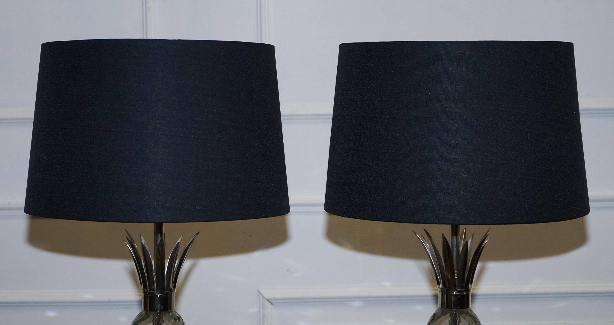 PAIR OF LOVELY FLOOR LAMPS WITH PINEAPPLE DESIGN STAiNLESS STEEL BLACK SHADE For Sale 3