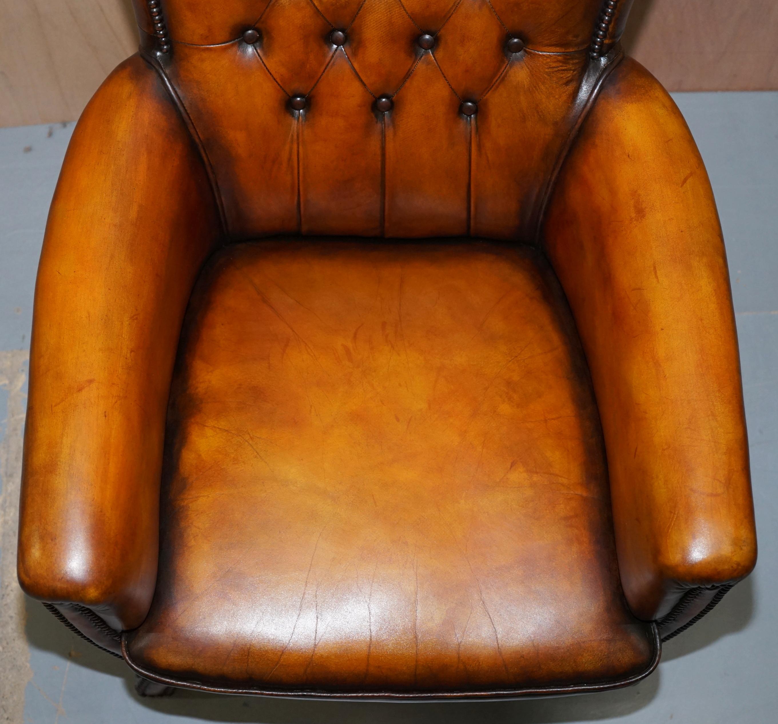 20th Century Pair of Lovely Fully Restored Chesterfield Club Whiskey Brown Leather Armchairs