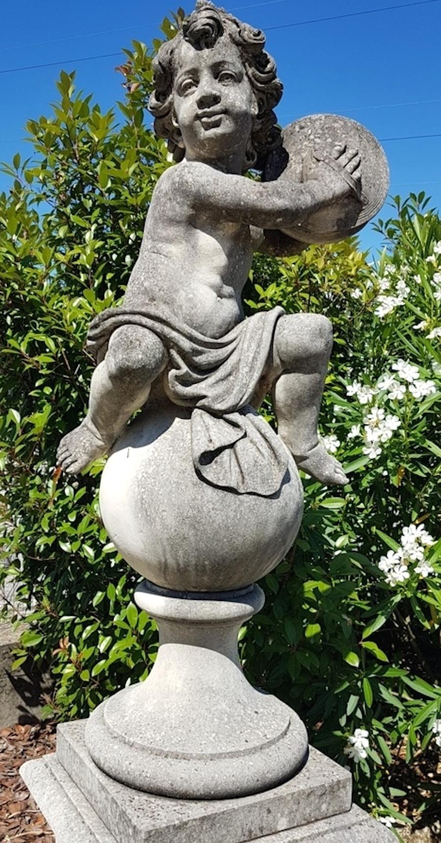 Pair of Lovely Italian Putto Stone Garden Statues Representing Musicians In Excellent Condition For Sale In Rome, IT