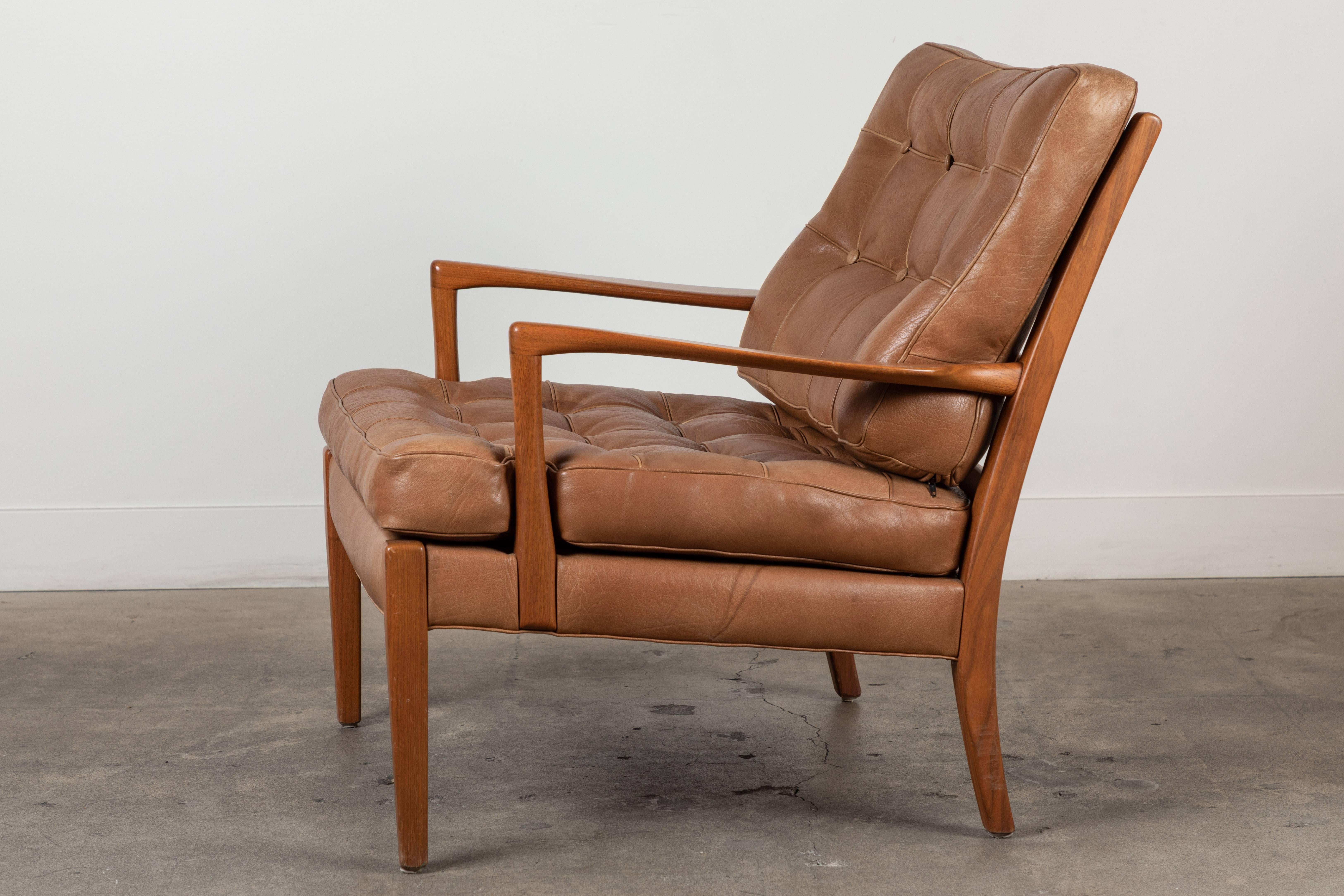 Mid-Century Modern Pair of Löven Lounge Chairs by Arne Norell