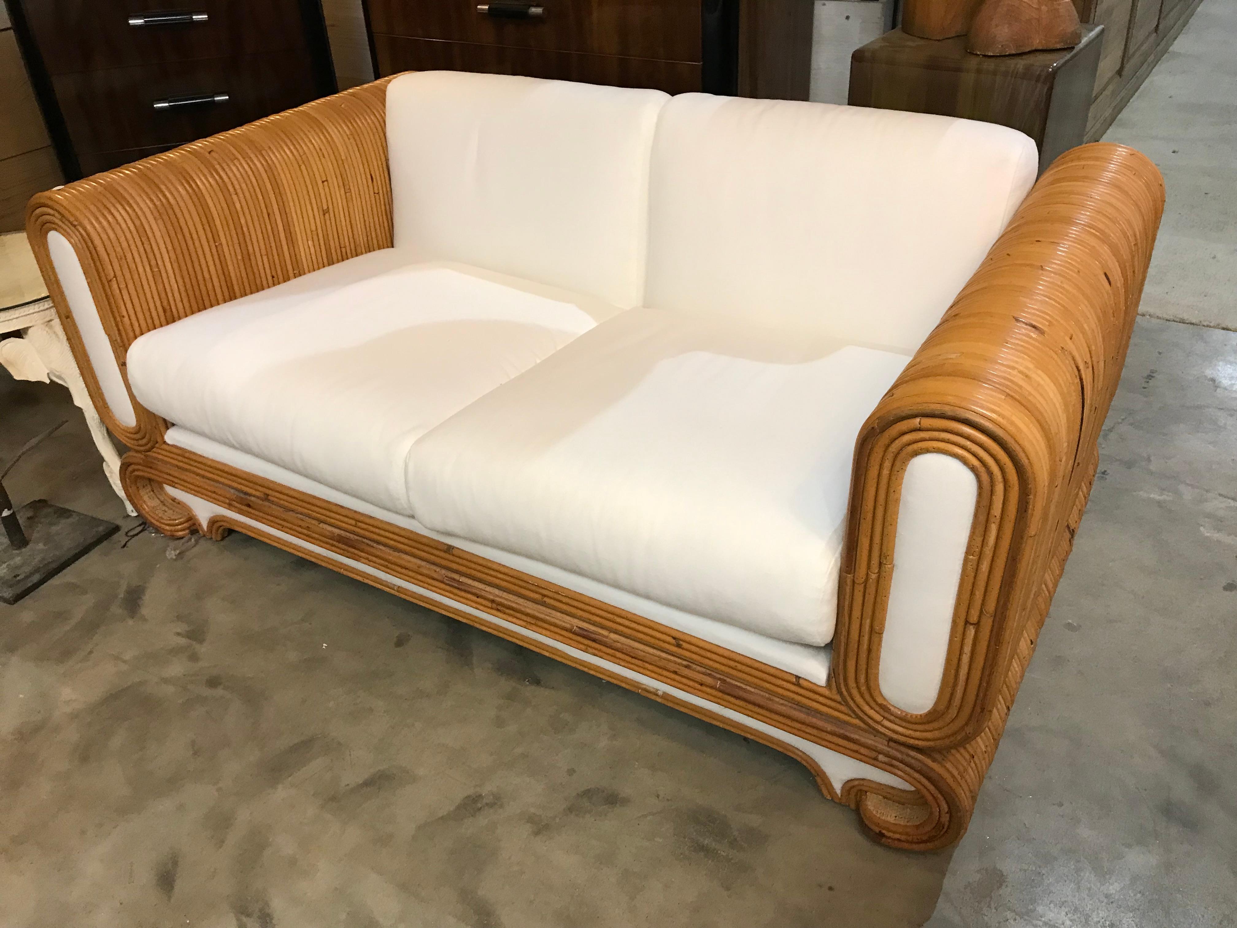 Inconnu Paire de Loveseats en vente