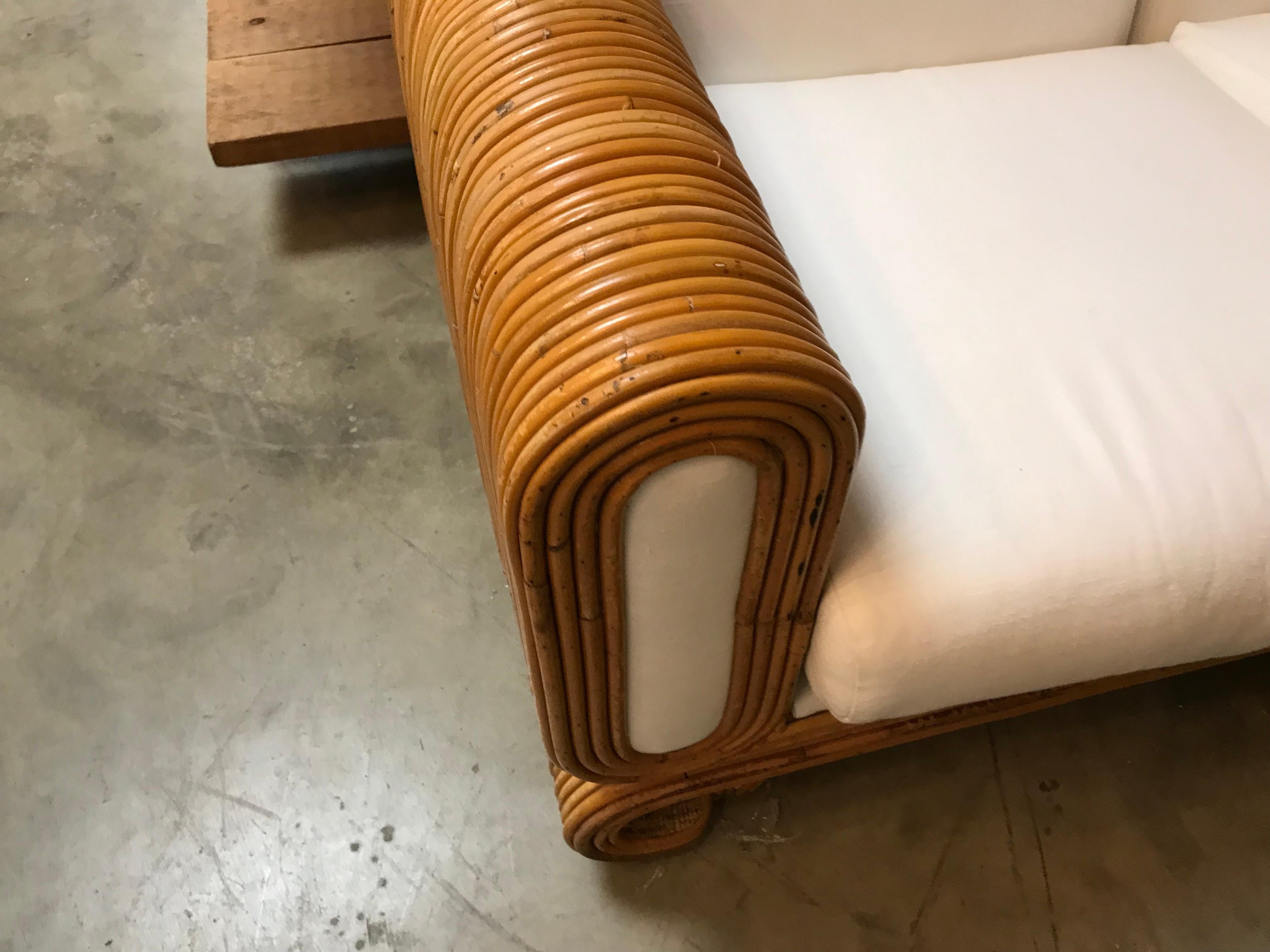 20ième siècle Paire de Loveseats en vente