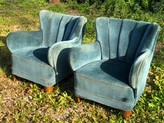 Pair of low back sculptural 1940ties Danish cabinetmaker armchairs