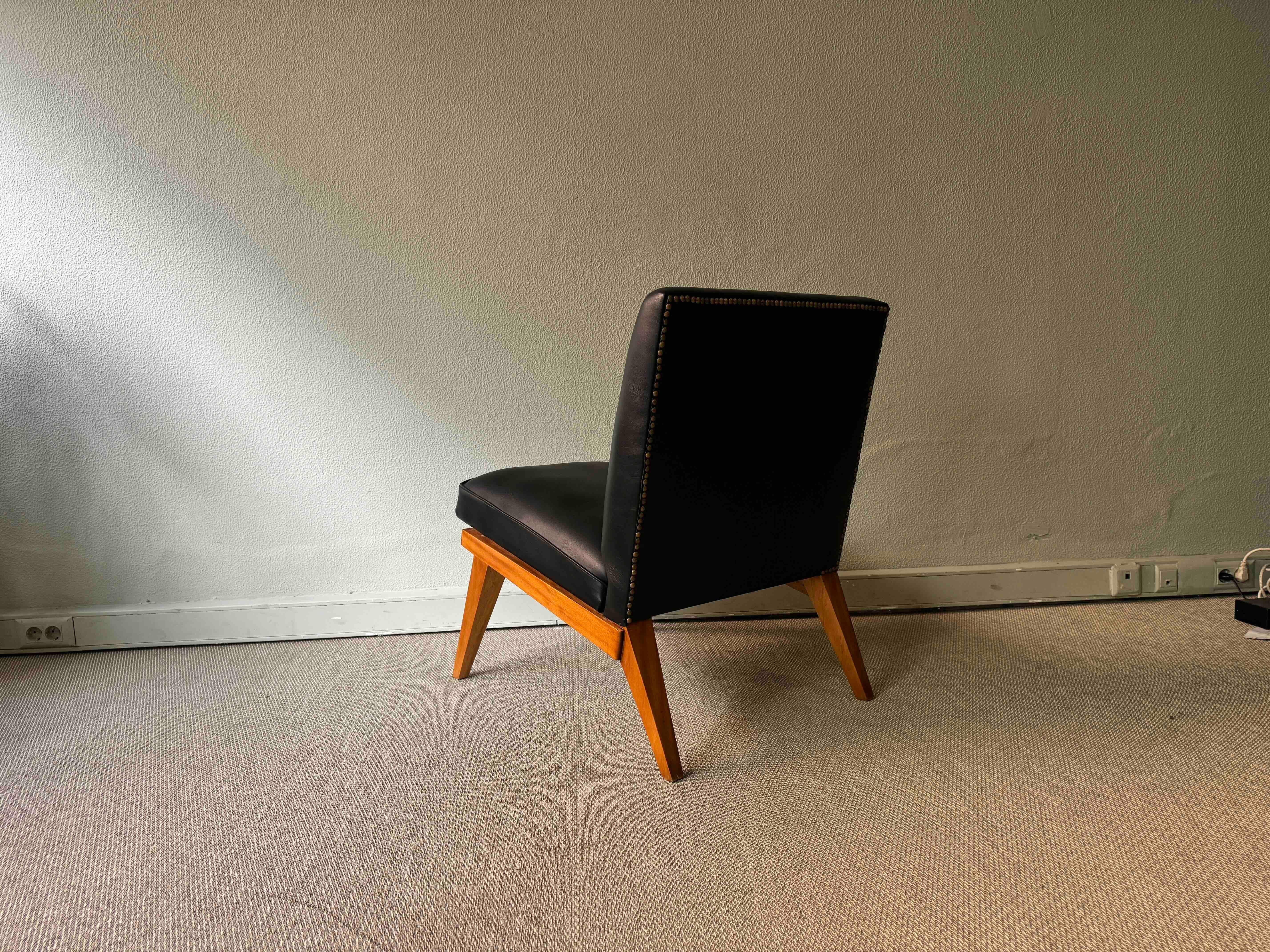 Zwei niedrige Sessel im Stil von Jens Risom Slipper Chair. 1950's im Angebot 5