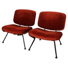 Ein Paar niedrige Stühle CM190, entworfen von Pierre Paulin