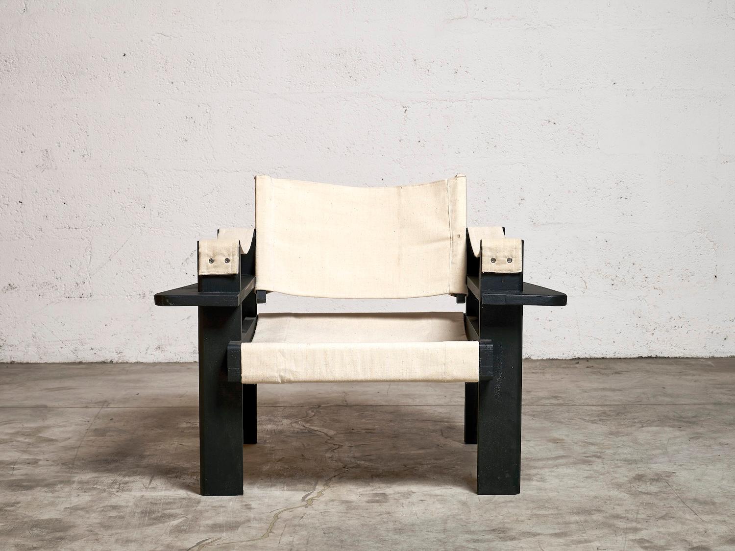 Mid-Century Modern Paire de chaises basses dans le goût de Pierre Dariel en vente