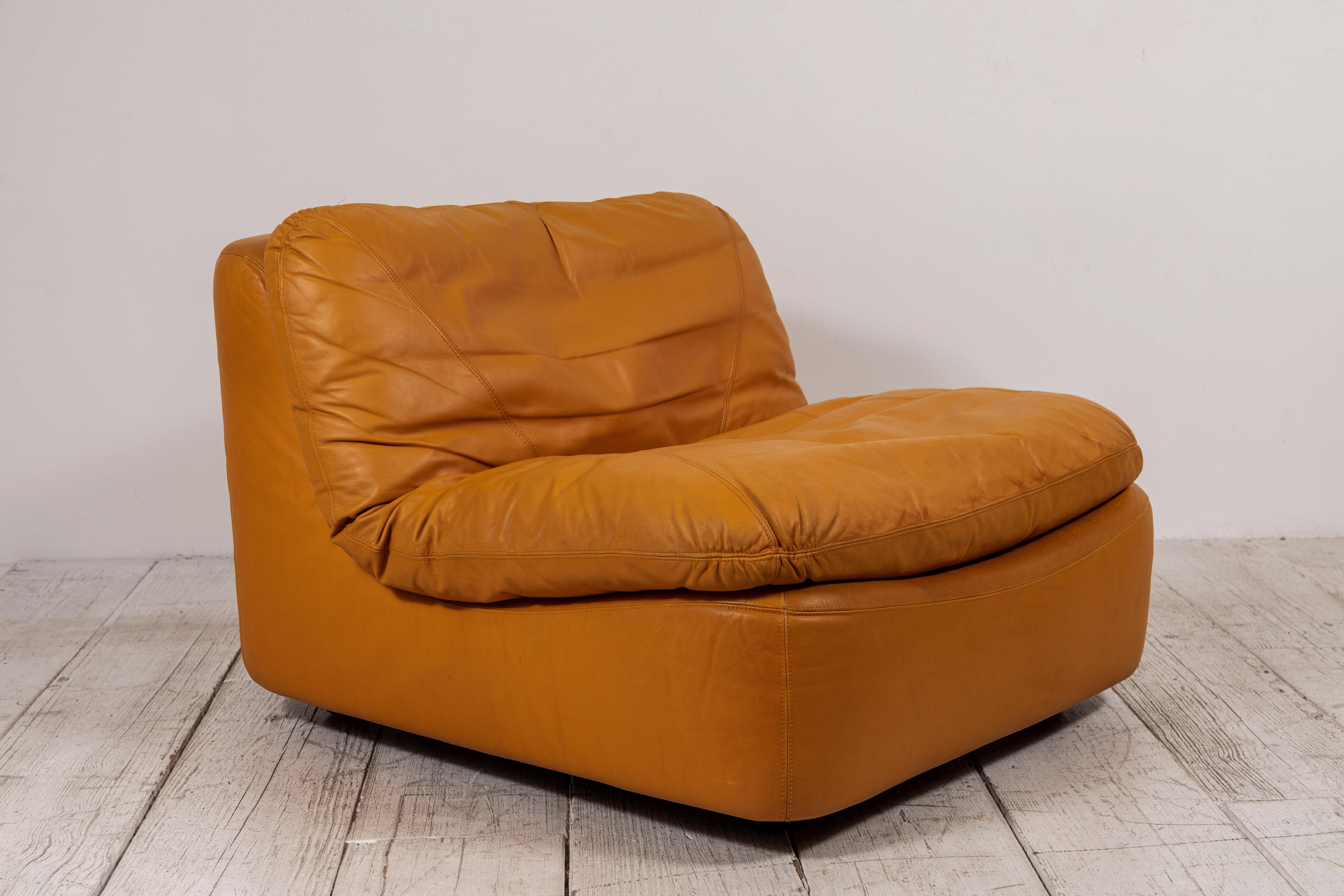 Pair of Low Kor Aldershof Tan Leather Lounge Chairs In Good Condition In Los Angeles, CA