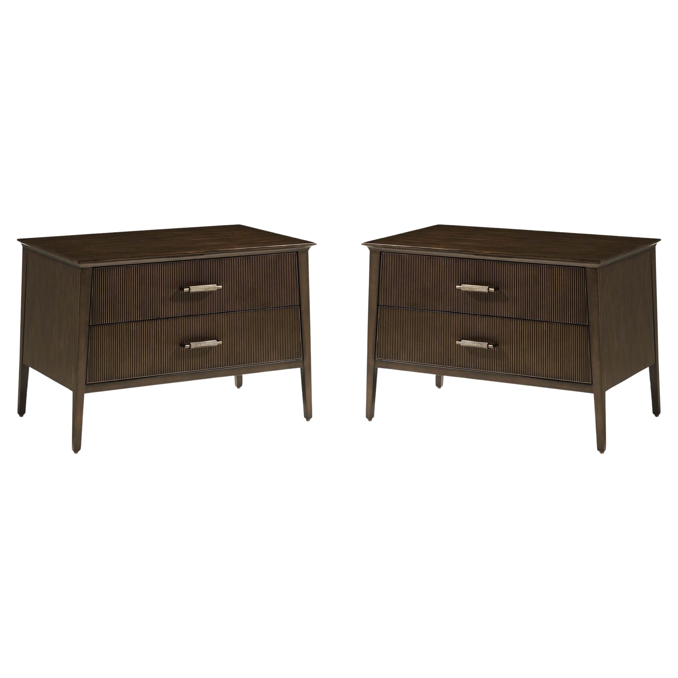 Paar niedrige Nachttische im Mid-Century-Stil im Angebot