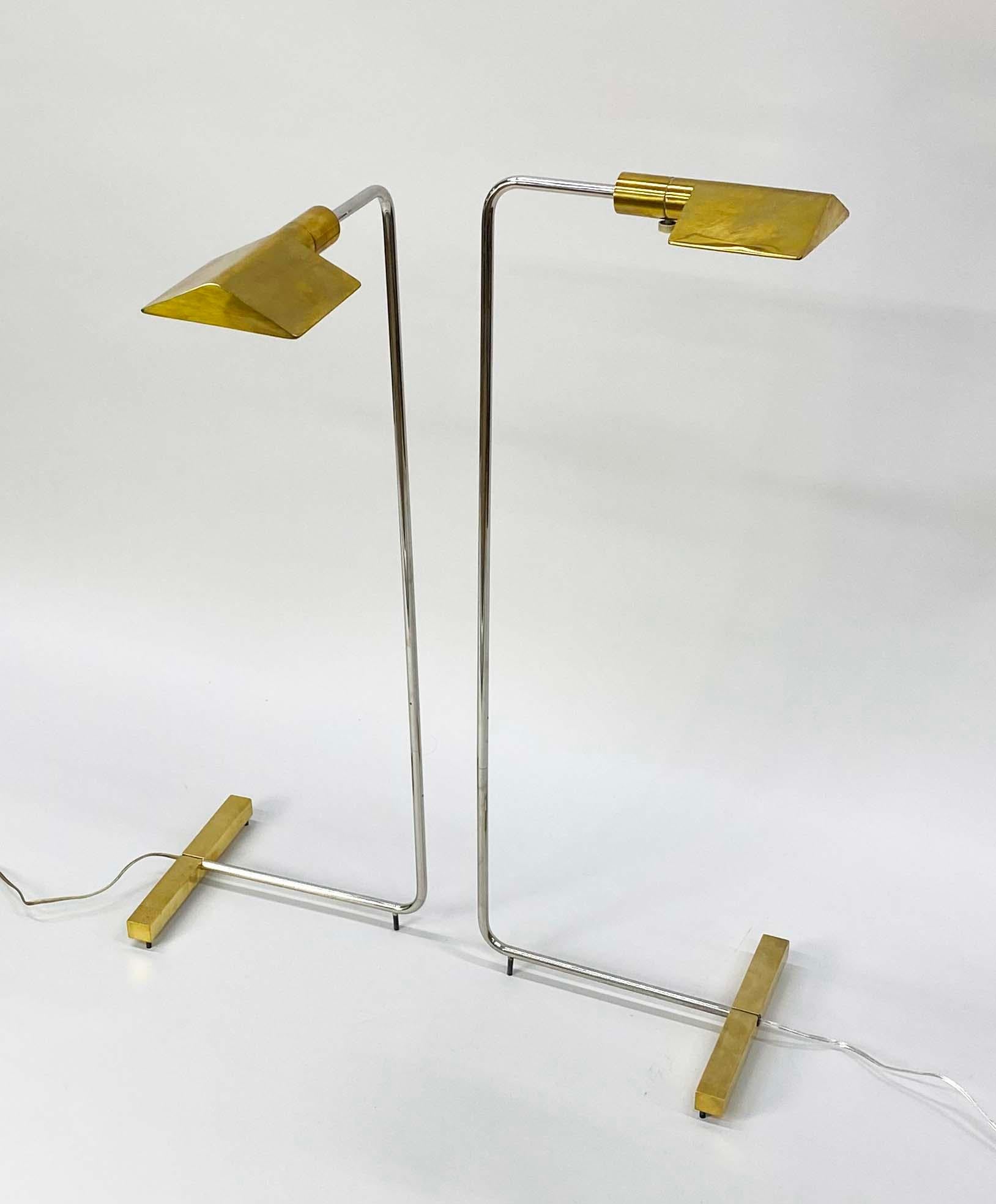 Coppia di lampade da terra a basso profilo Cedric Hartman in ottone e cromo in vendita 3