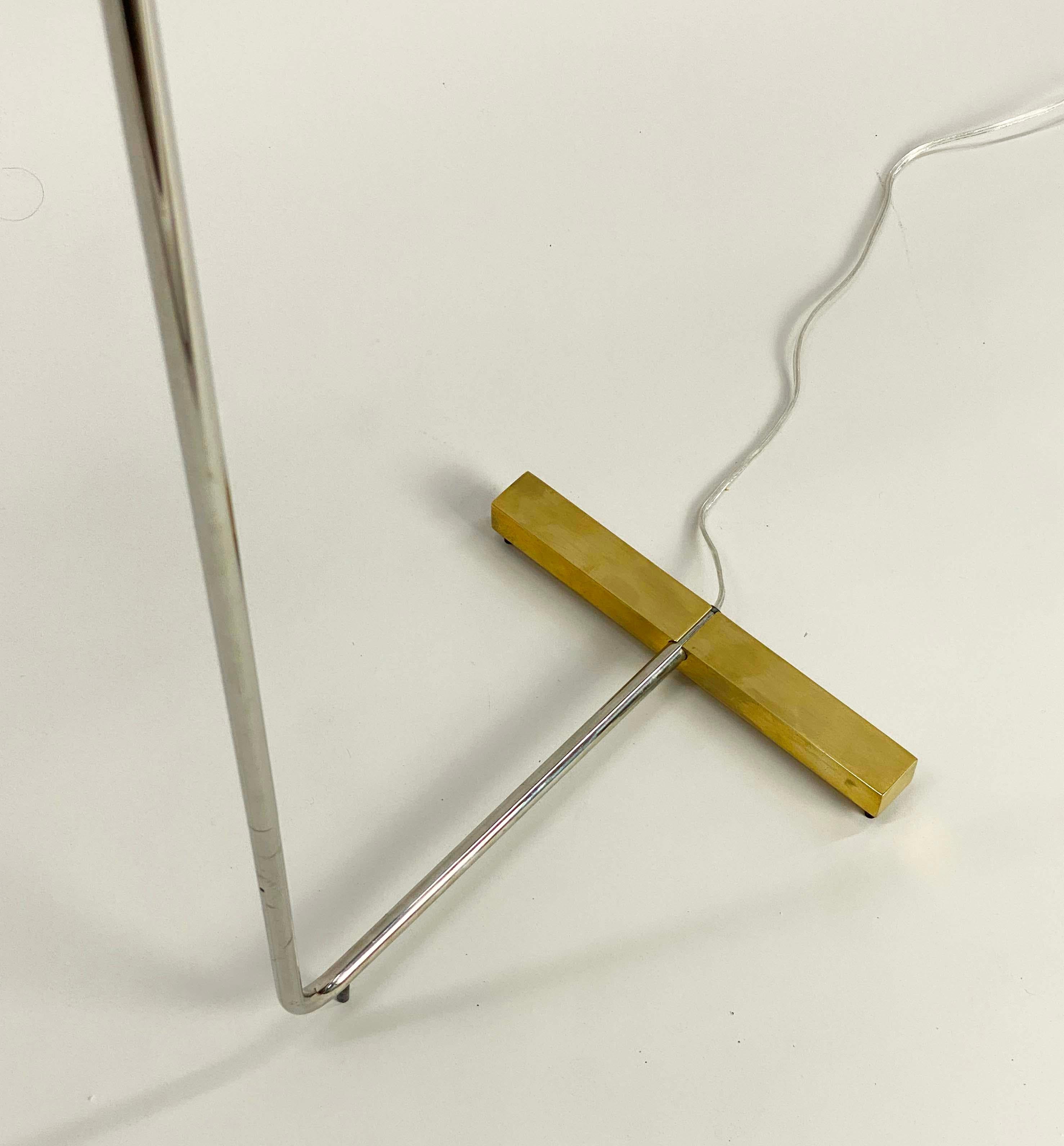 Ottone Coppia di lampade da terra a basso profilo Cedric Hartman in ottone e cromo in vendita