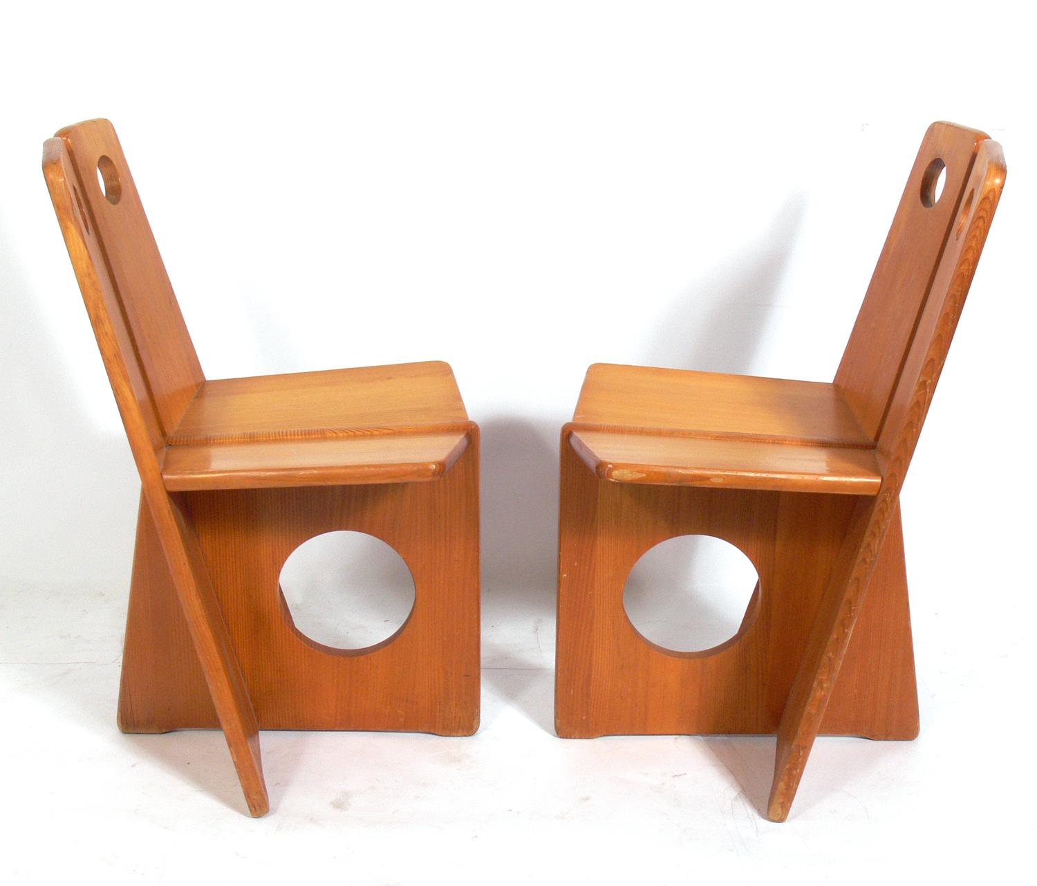 Pair of Low Slung German Constructivist Chairs (Industriell)