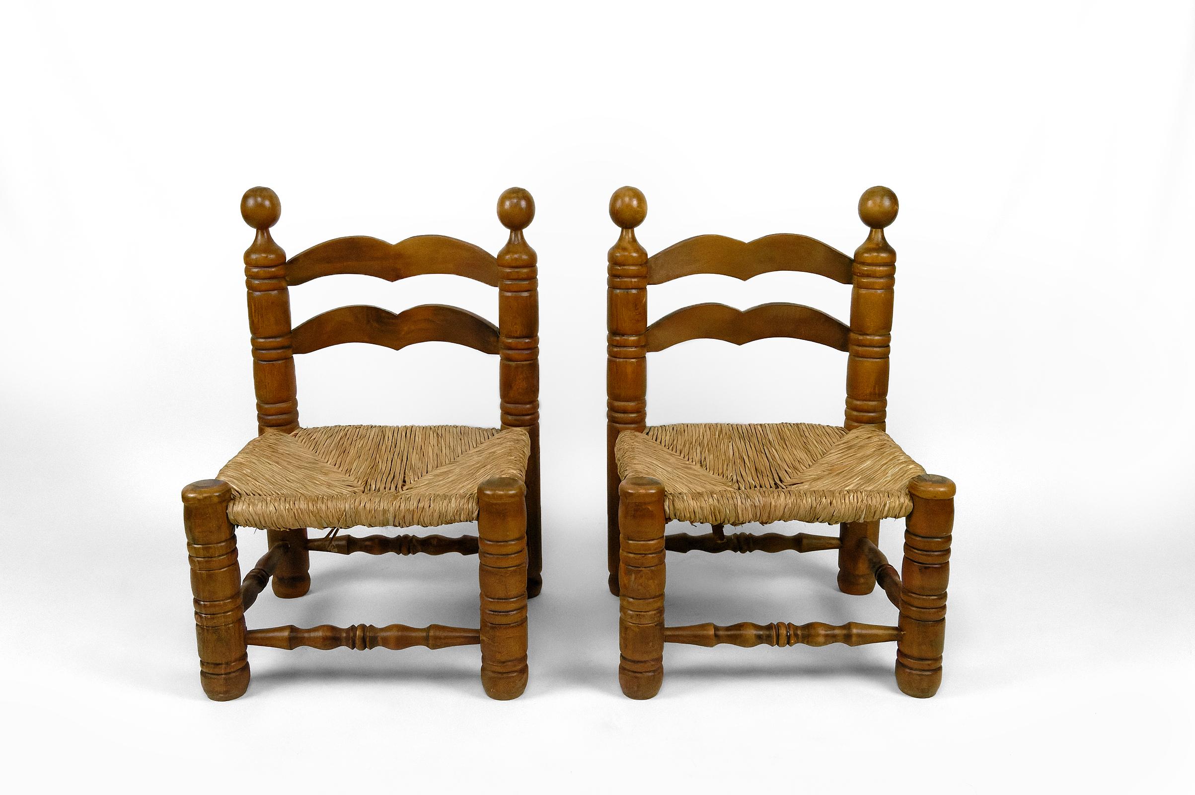 Brutalist Pair of low straw chairs by Charles Dudouyt, France, circa 1940 For Sale