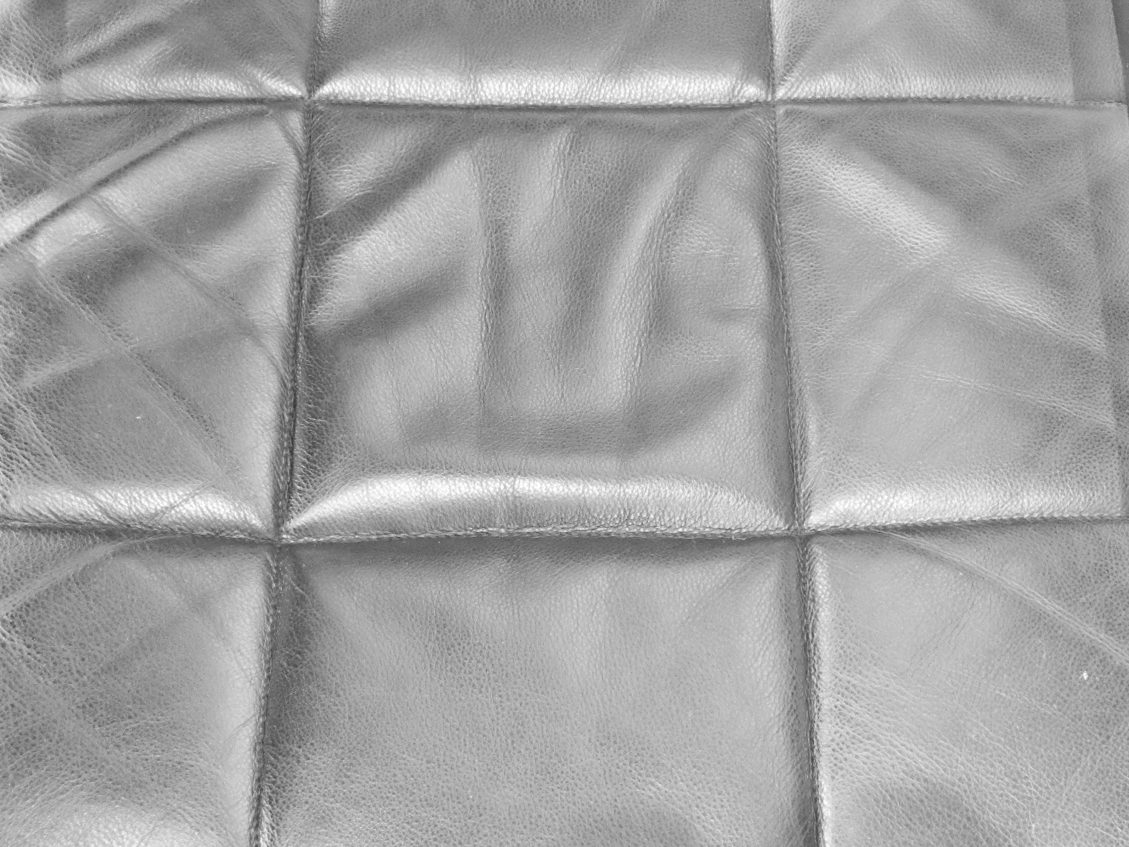 Paire de chaises longues Luca Scocchetti pour Poltrana Frau en cuir noir et chrome en vente 12