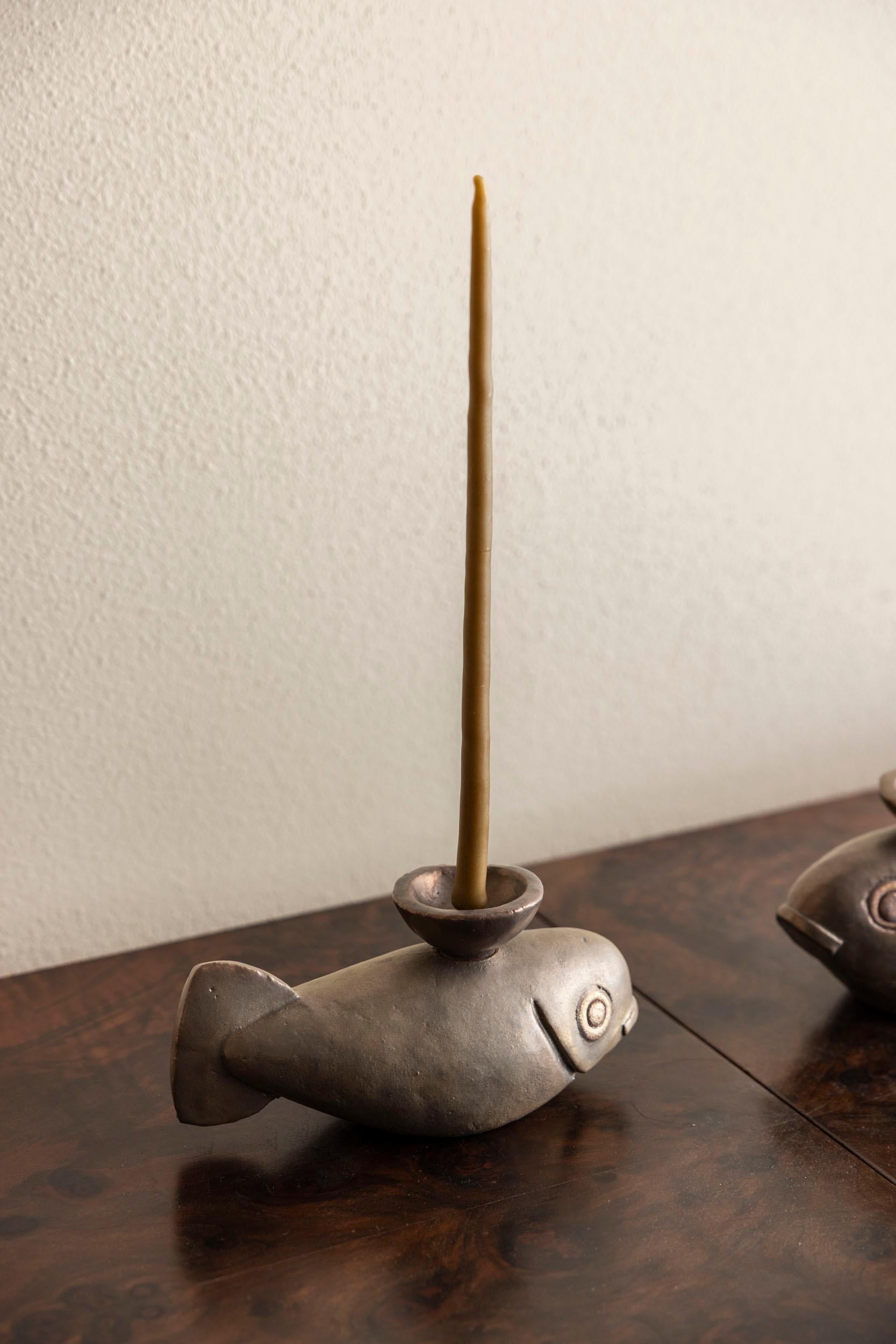 Vernissé Paire de bougeoirs en grès �émaillé 