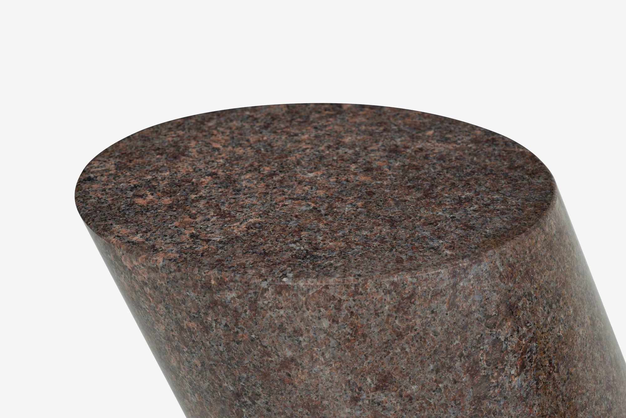 Late 20th Century Pair of Lucia Mercer End Tables for Knoll 1982 in Custom Sierra Brown Granite For Sale