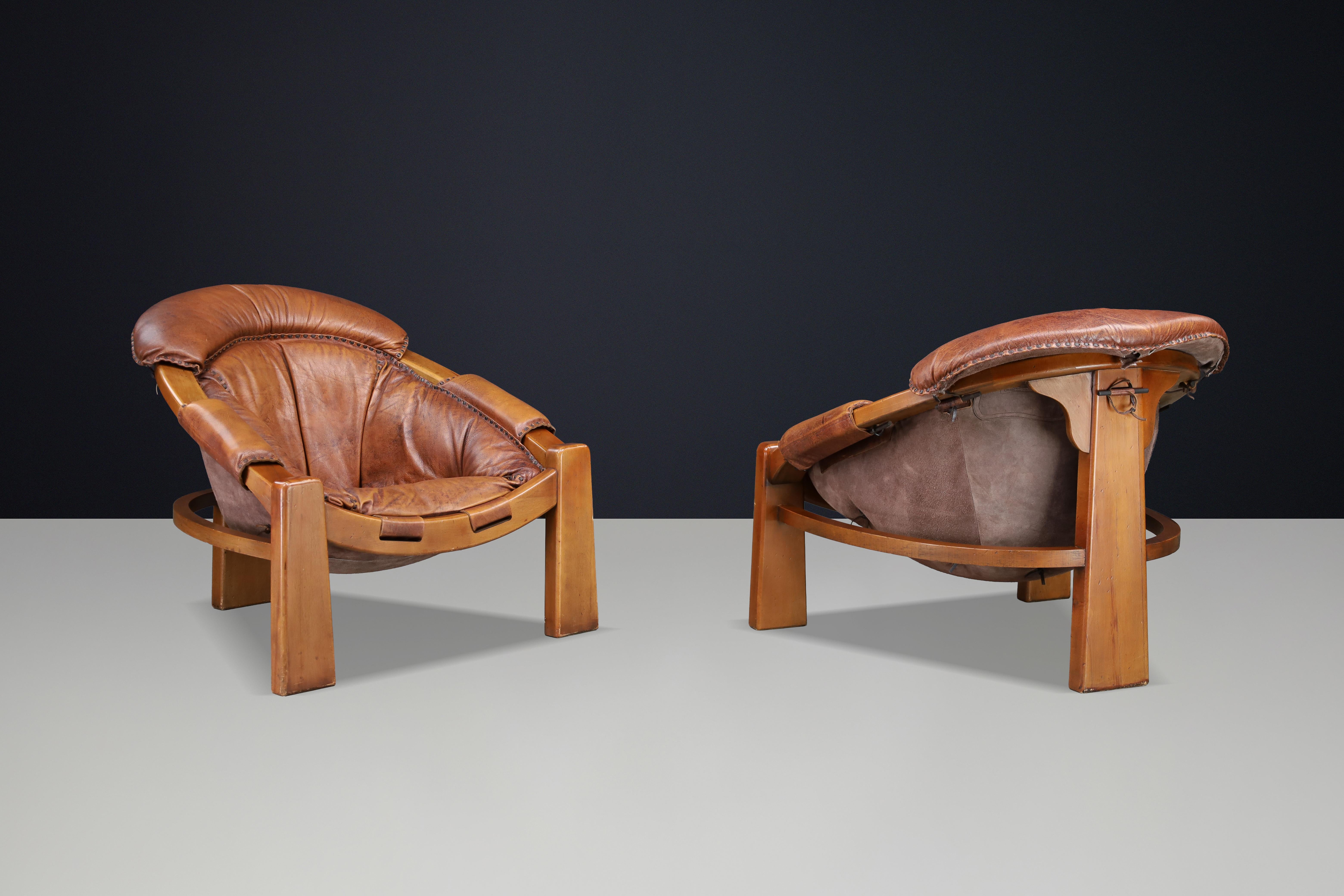 Pair of Luciano Frigerio Lounge Chairs in Cognac Leather and