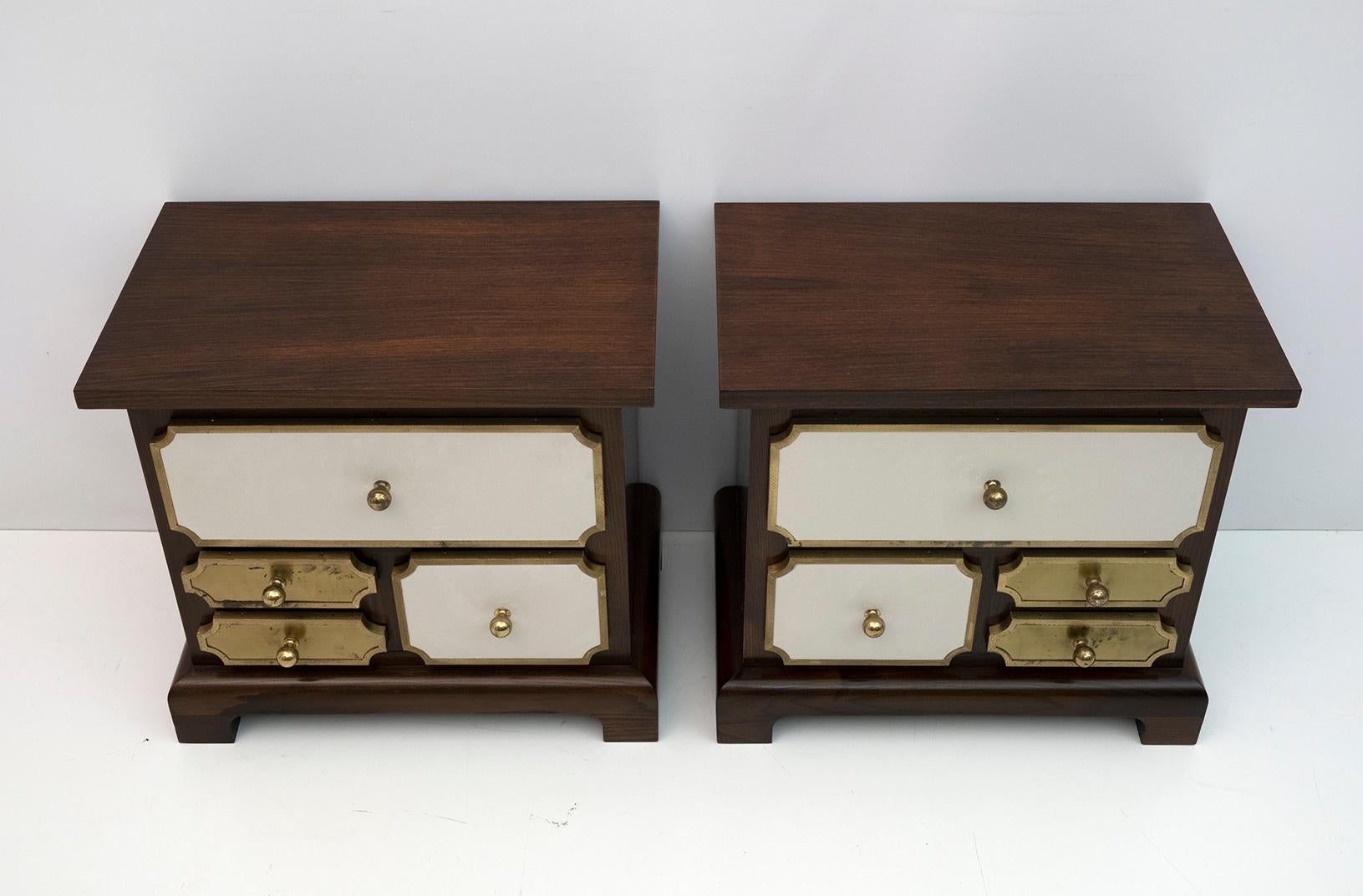 Pair of Luciano Frigerio Mid-Century Modern Italian Bedside Tables, 1960s In Good Condition For Sale In Puglia, Puglia