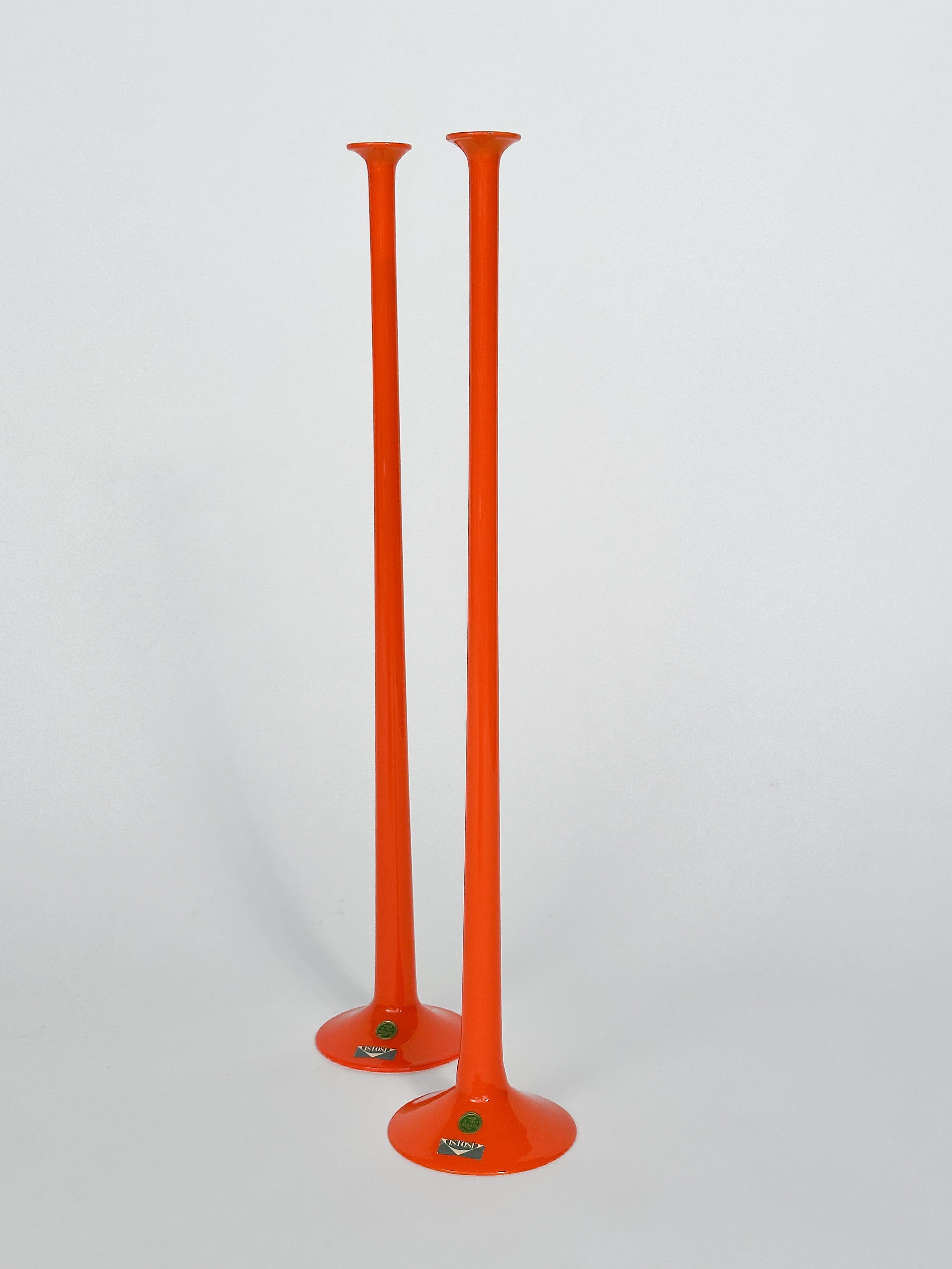 Italiano Coppia di bastoncini per candele Luciano Vistosi in vetro di Murano Arancione 1960s 1970s in vendita