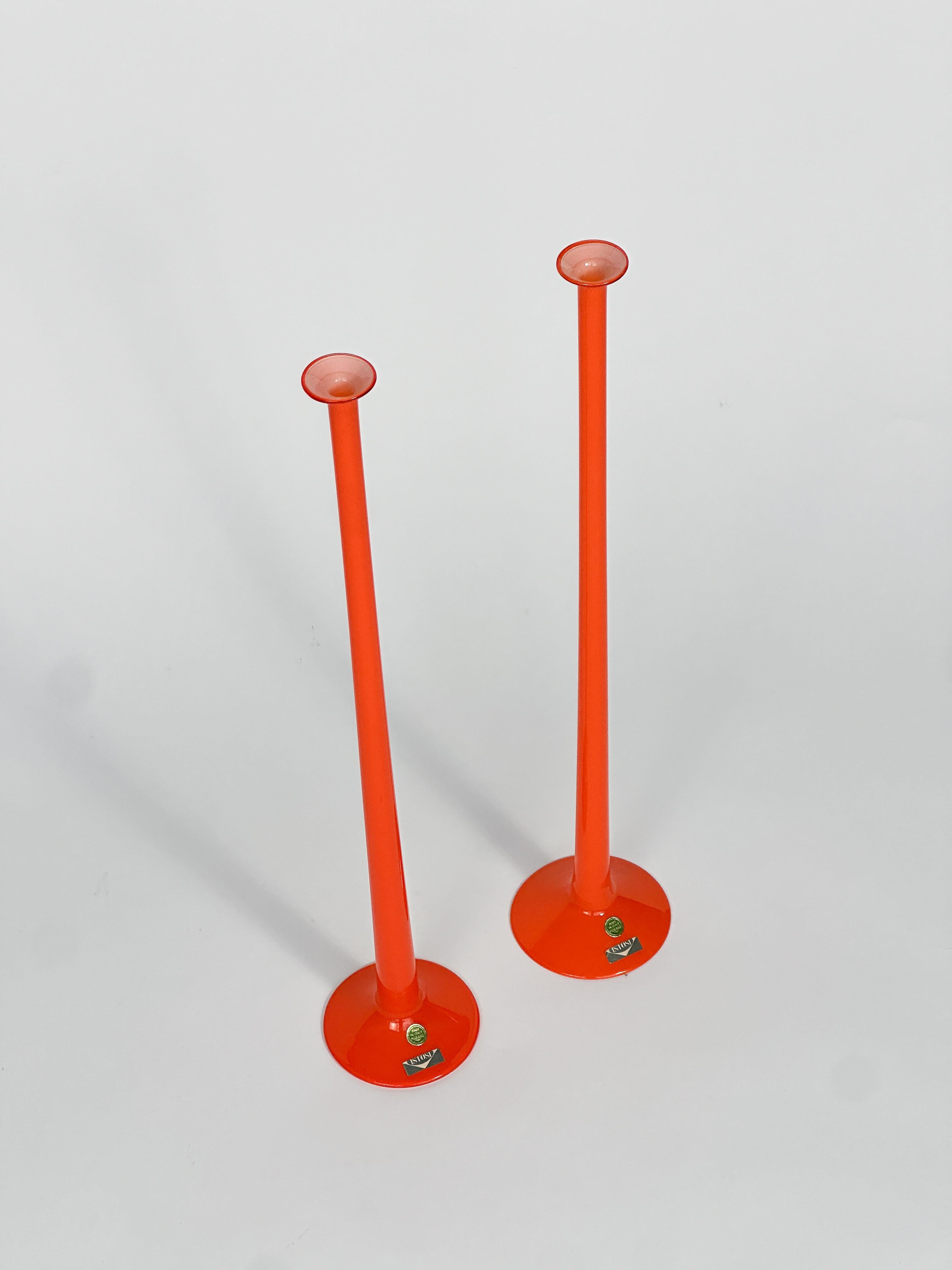 Fatto a mano Coppia di bastoncini per candele Luciano Vistosi in vetro di Murano Arancione 1960s 1970s in vendita