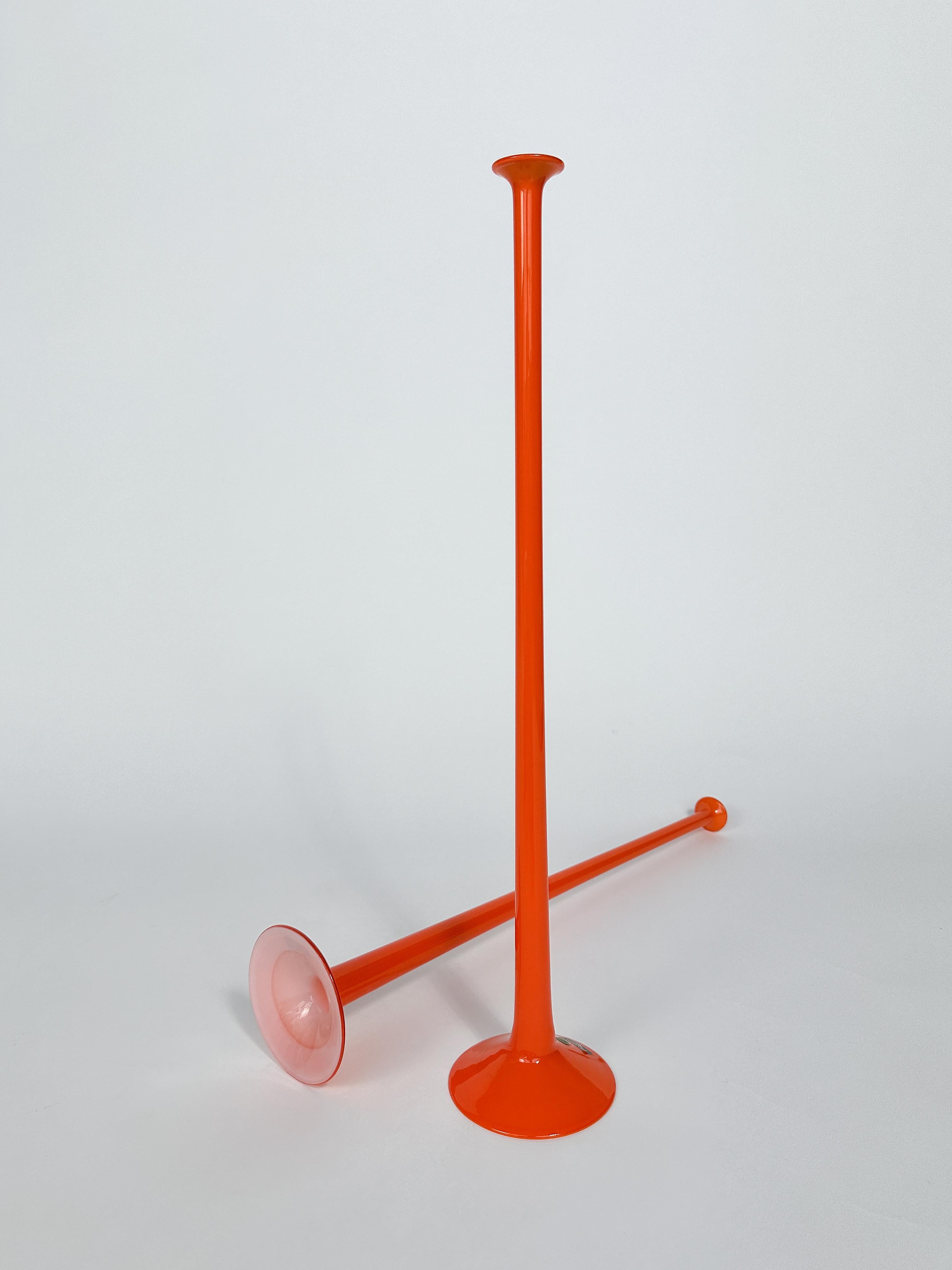 Fine XX secolo Coppia di bastoncini per candele Luciano Vistosi in vetro di Murano Arancione 1960s 1970s in vendita