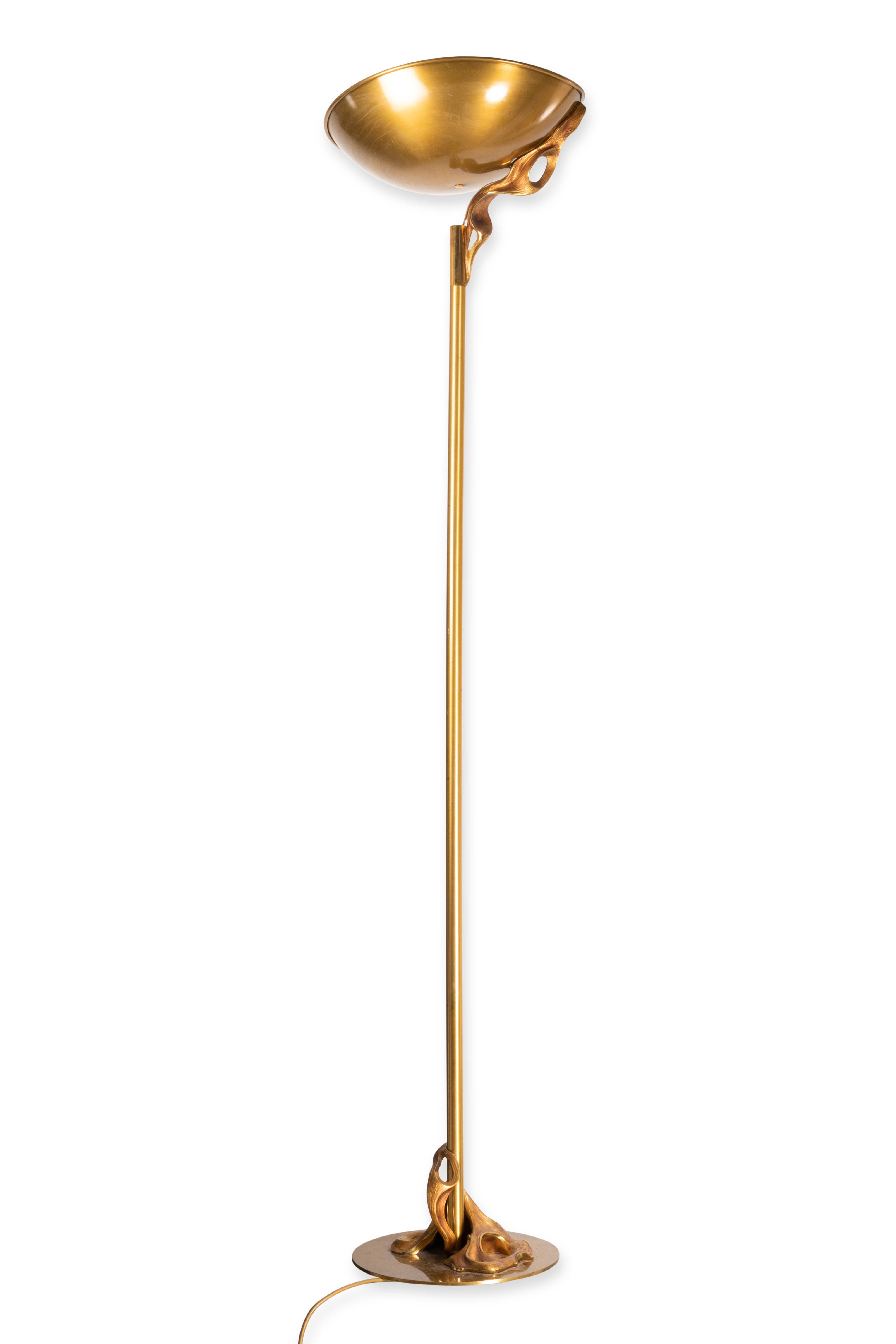 High pair of Mauro Marzollo design floor lamps for Lucien Gau maker made of bronze and brass gilt and vernished


Good conditions 

Note : 1 round task on one of the floor lamps

Circa 1980, France