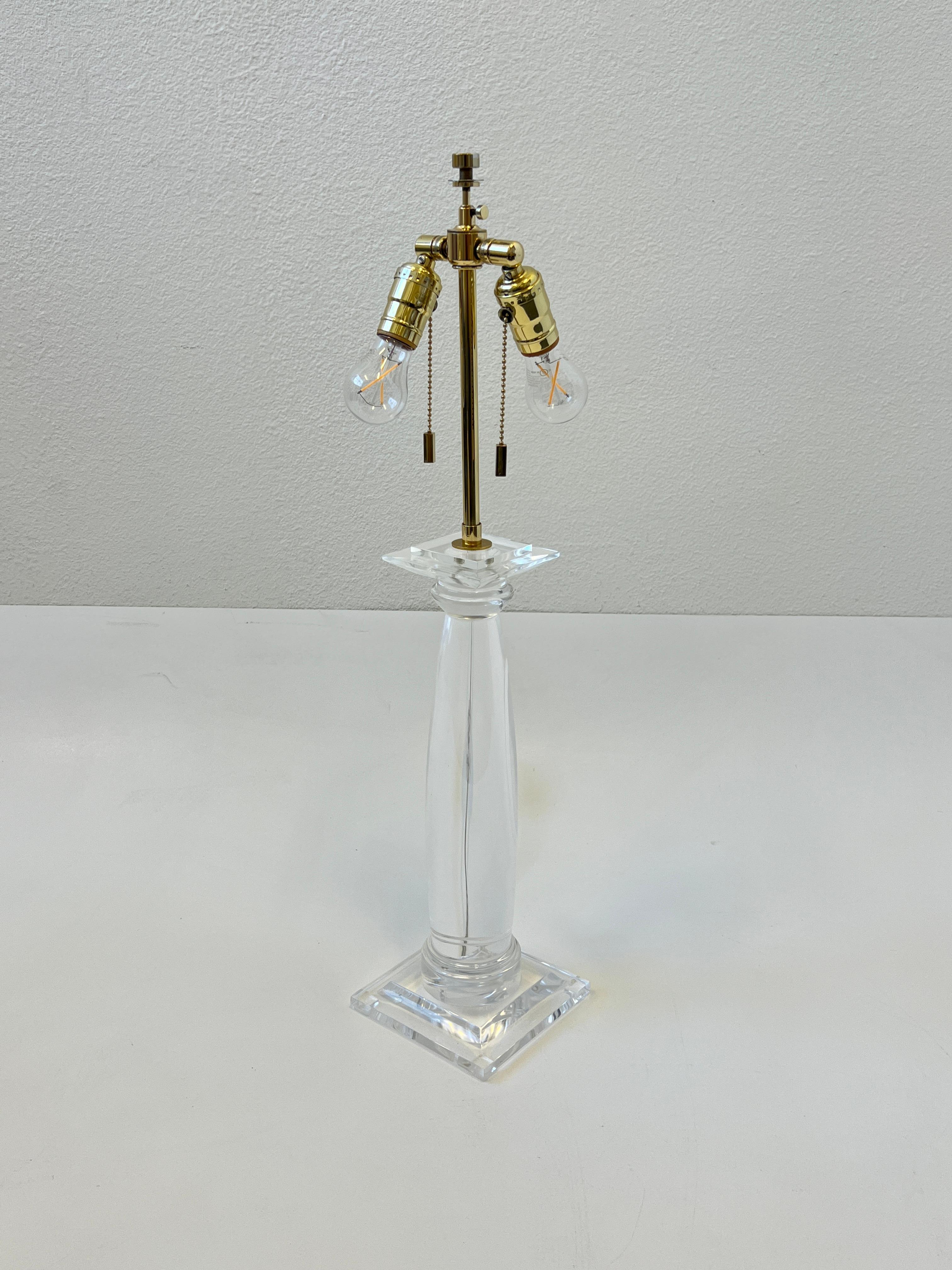 Polished Pair of Lucite and Brass Greek Column Table Lamps by Karl Springer For Sale