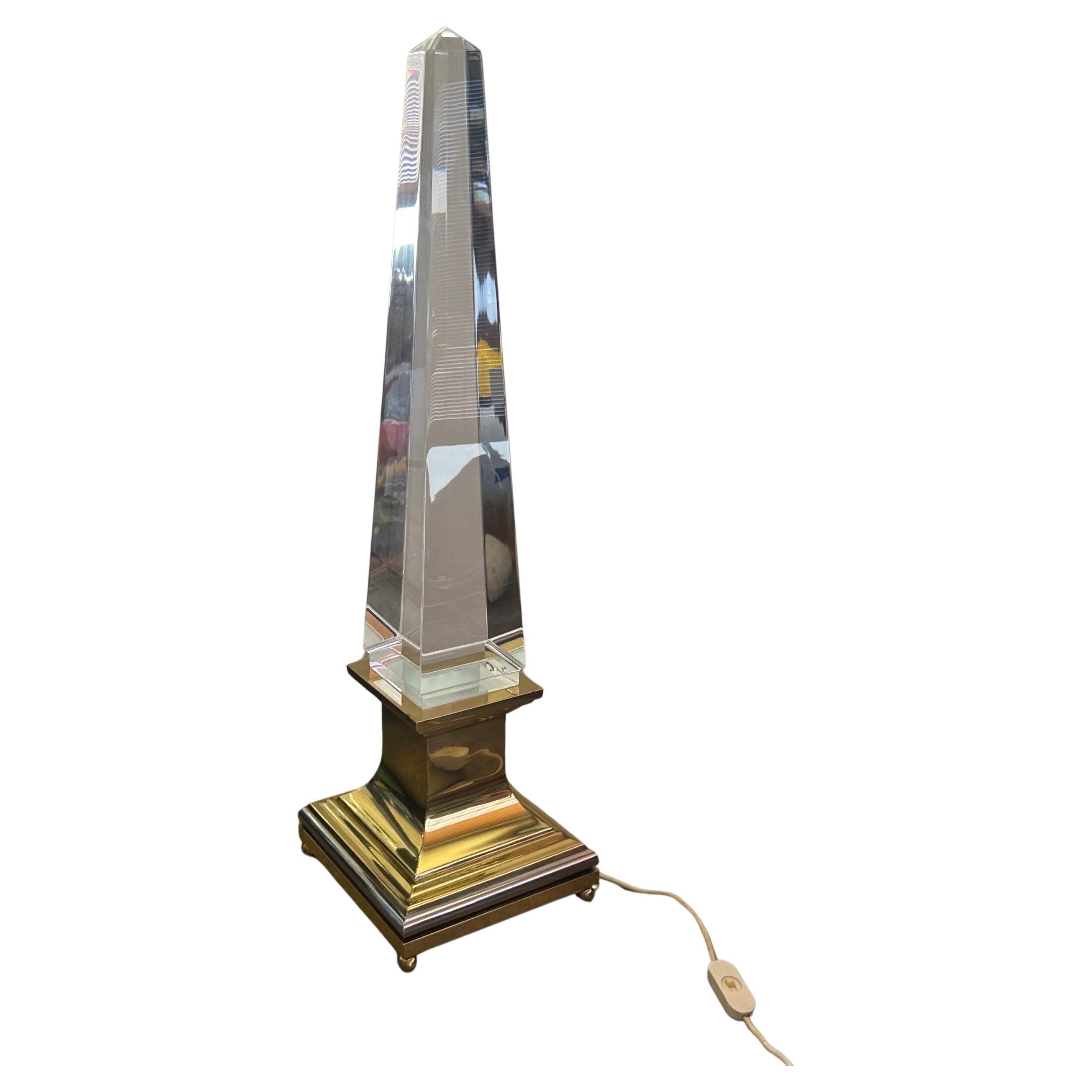 Pair of Lucite and Brass Obelisk Table Lamps by Sandro Petti for Maison Jansen For Sale 11