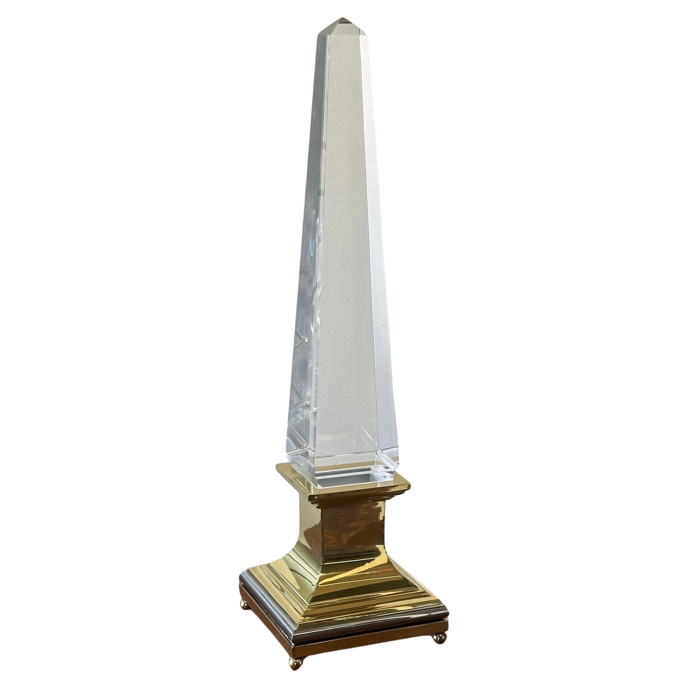 Pair of Lucite and Brass Obelisk Table Lamps by Sandro Petti for Maison Jansen For Sale 1