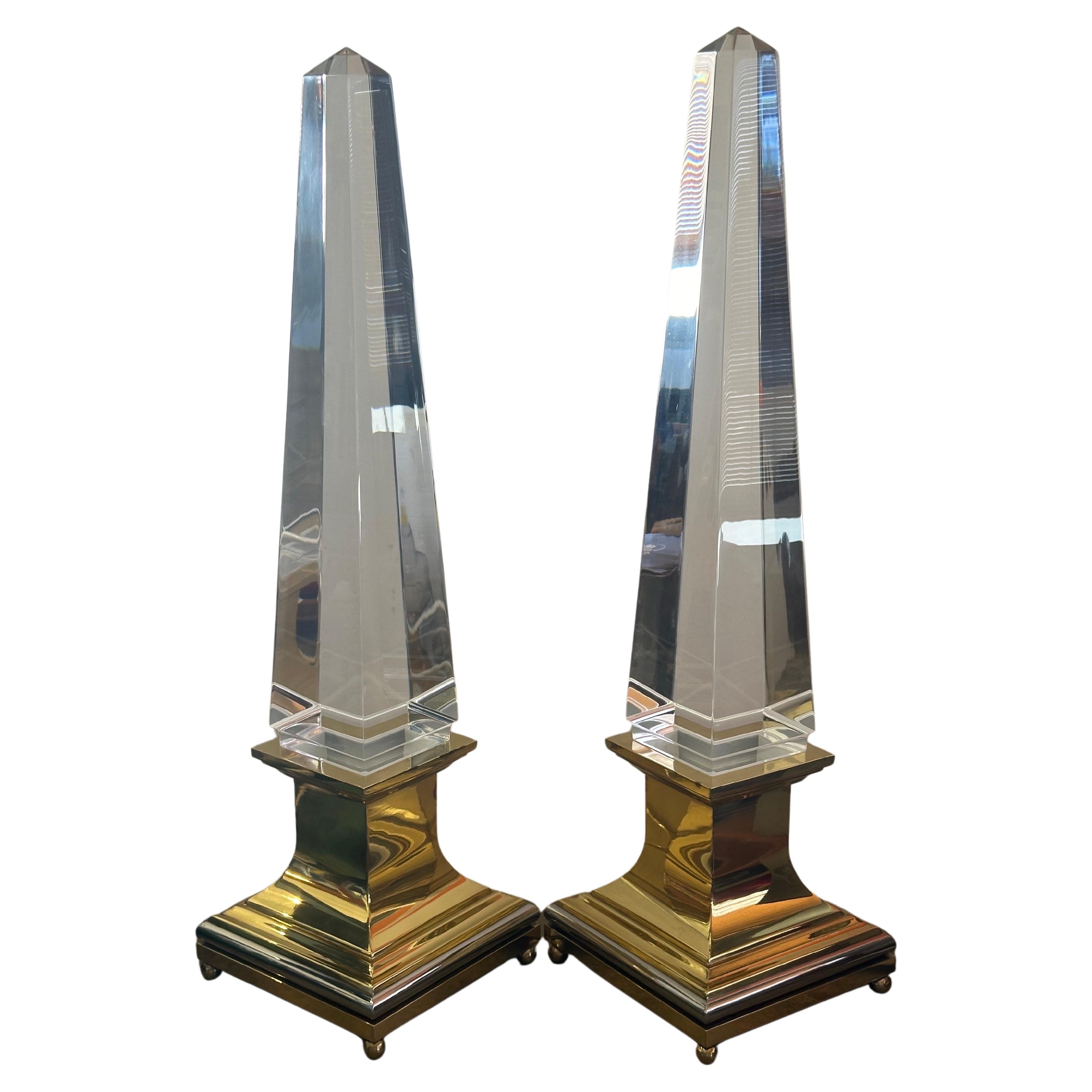 Pair of Lucite and Brass Obelisk Table Lamps by Sandro Petti for Maison Jansen For Sale 2