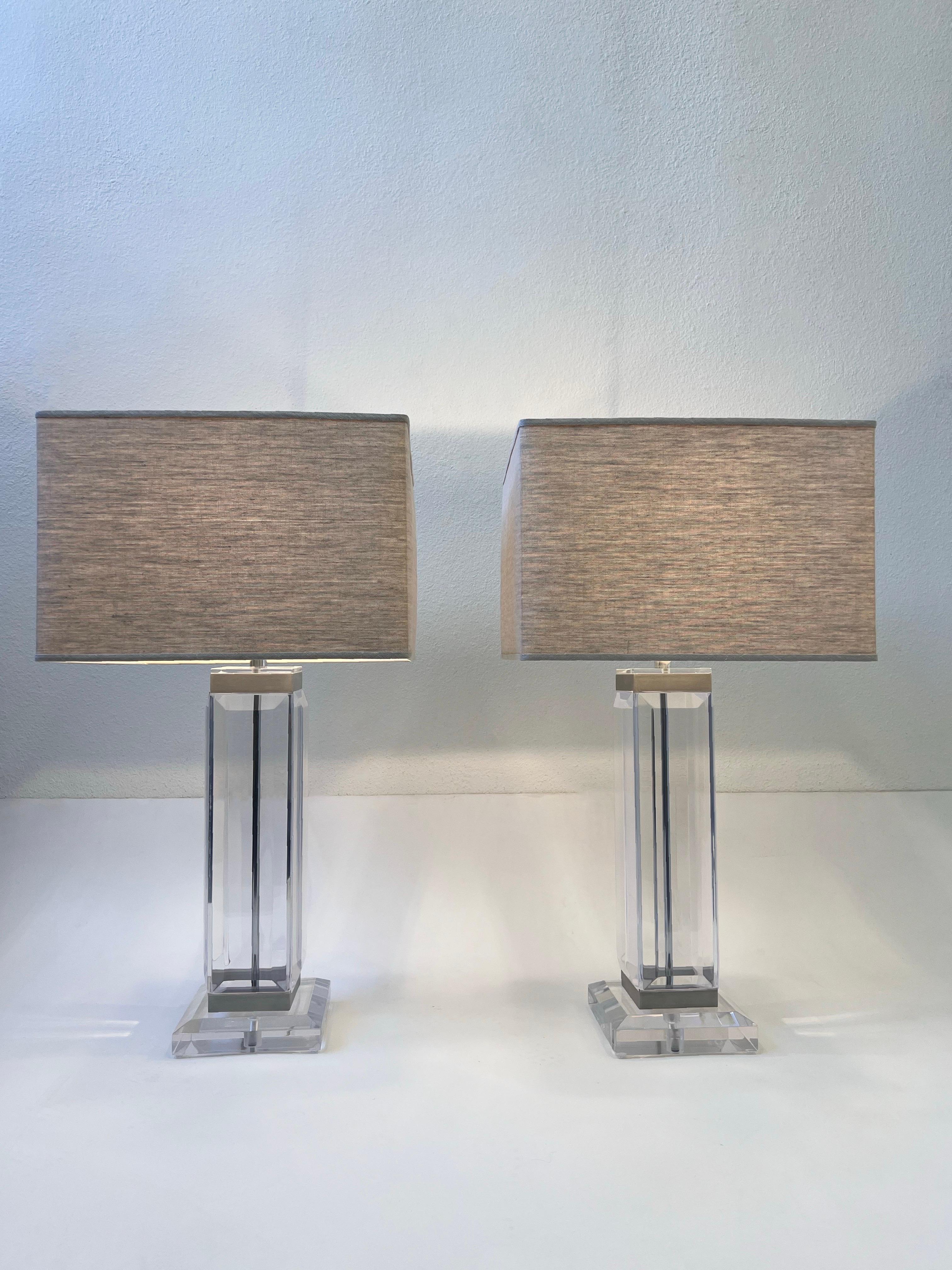 Pair of Lucite and Chrome Table Lamps in the Manner of Charles Hollis Jones In Good Condition For Sale In Palm Springs, CA