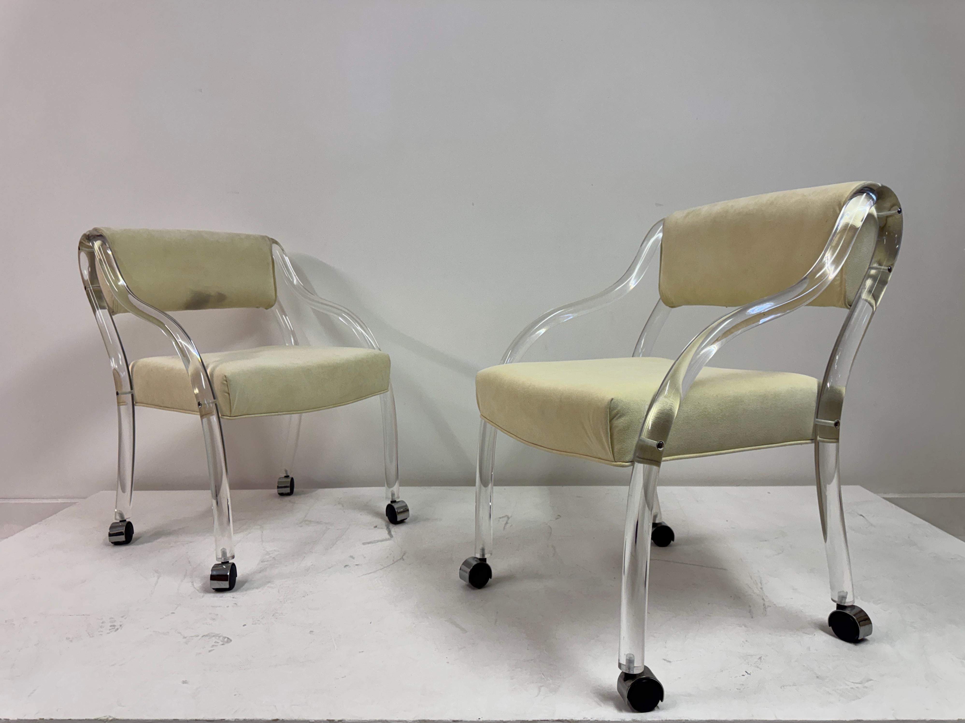 Paar Lucite-Sessel, amerikanisch, CIRCA 1970er-1980er Jahre im Angebot 5