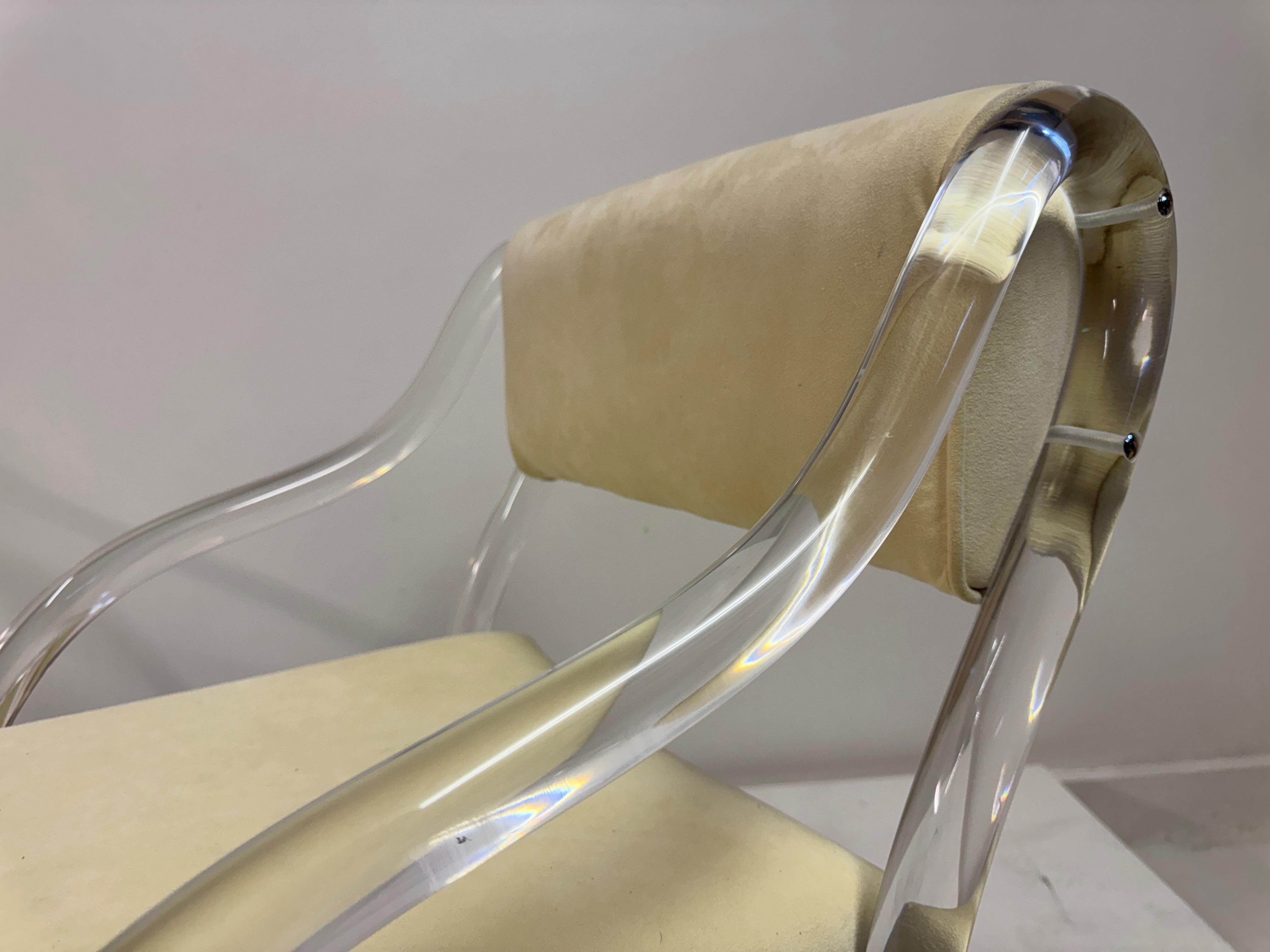Paar Lucite-Sessel, amerikanisch, CIRCA 1970er-1980er Jahre im Angebot 6